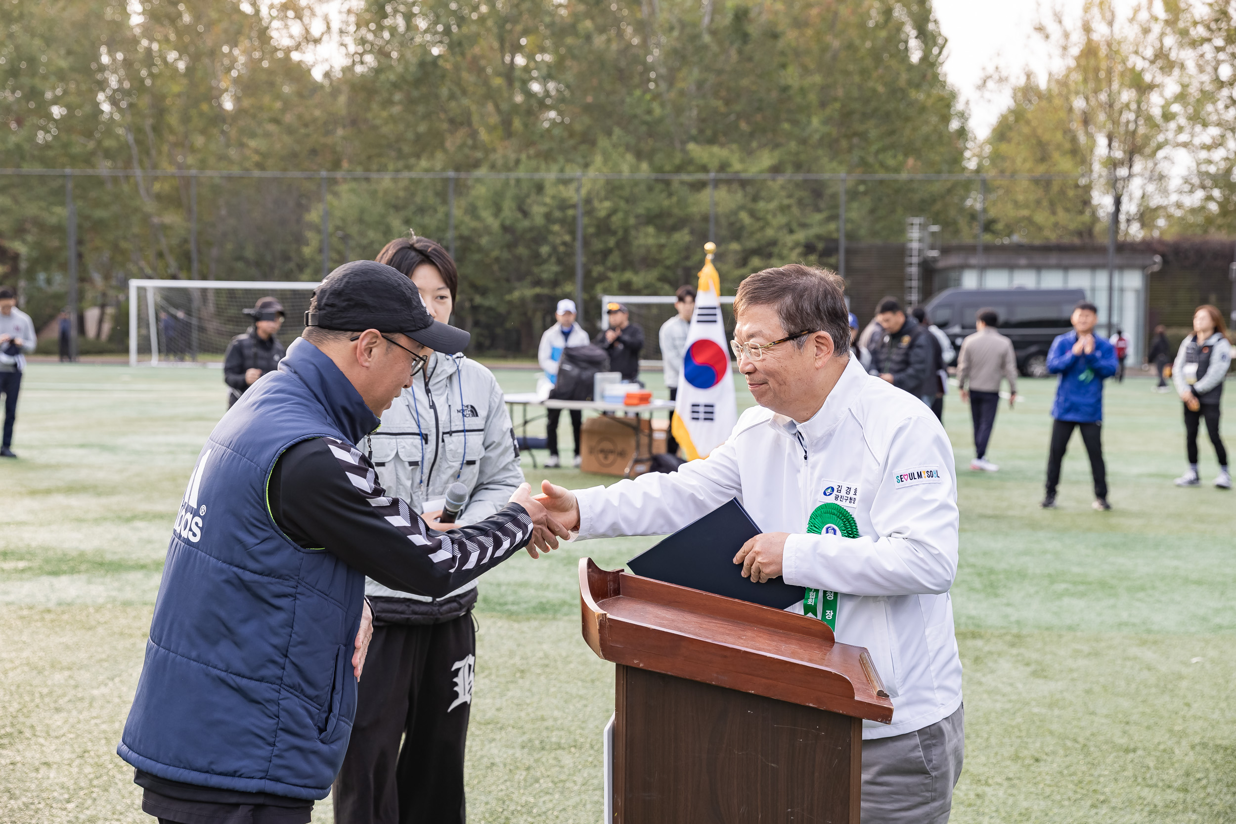 20251026-제30회 광진구협회장기 축구대회 20251026-71804_L_181548.jpg