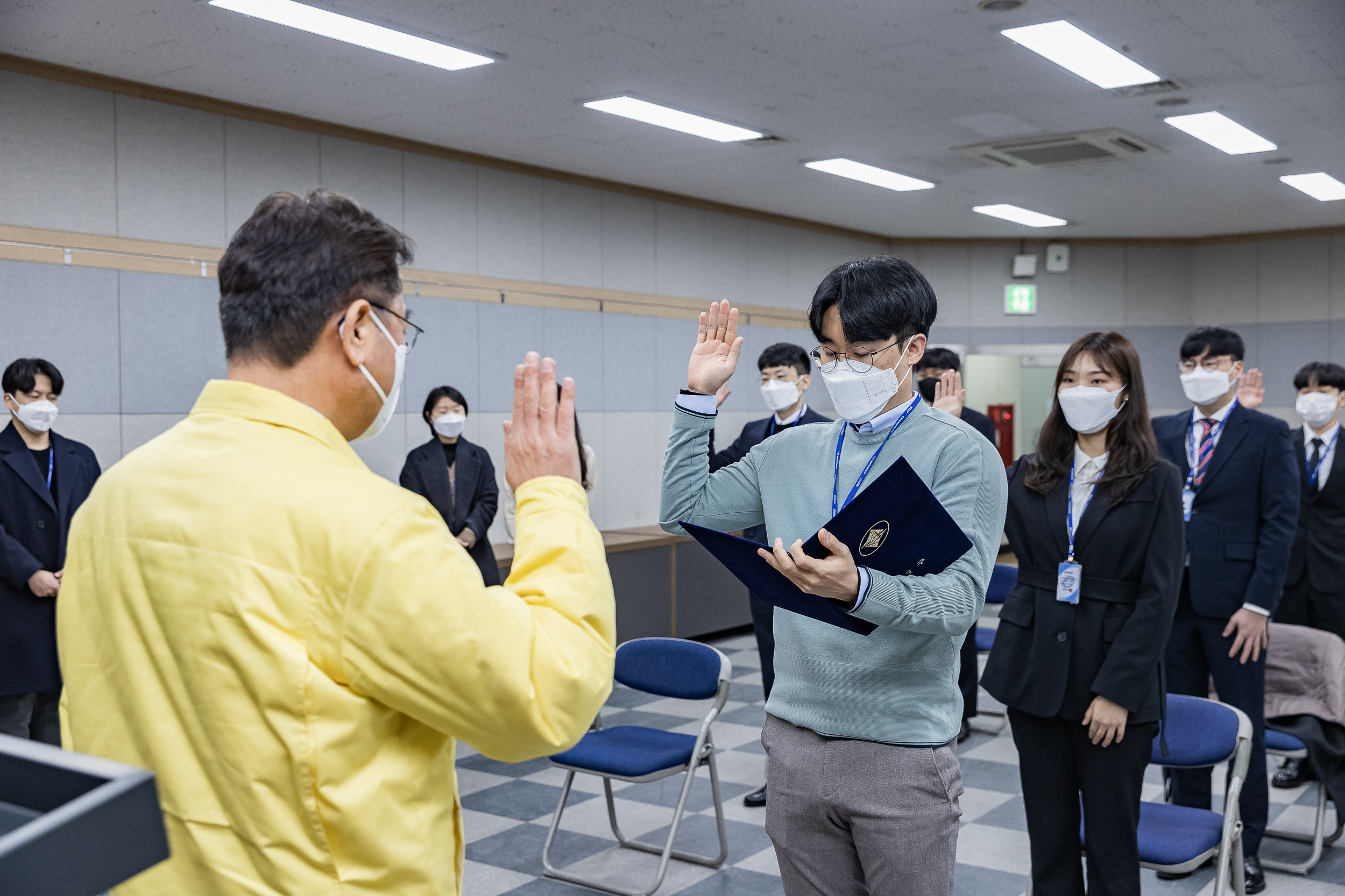 20220124-2022년 기술직 신규임용 임명장 수여식 20220124-0101_G_200357.jpg