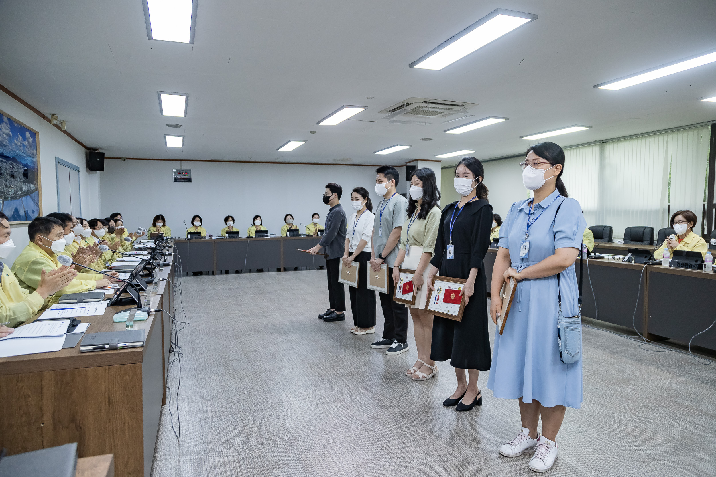 20220825-2022년 8월 우수공무원 표창 수여 220825-0747_G_135500.jpg