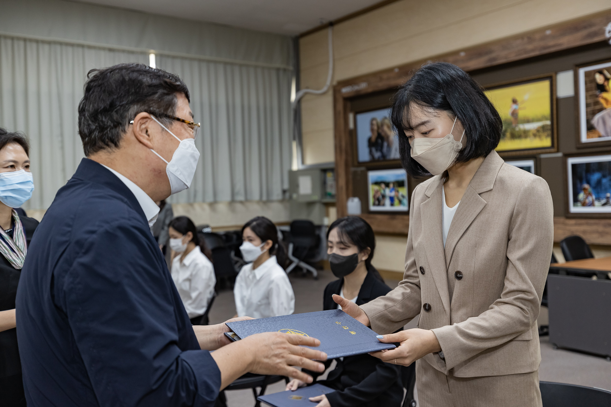 20220826-2022년 하반기 기술직 정기인사 임명장 수여식 220826-0462_G_122944.jpg
