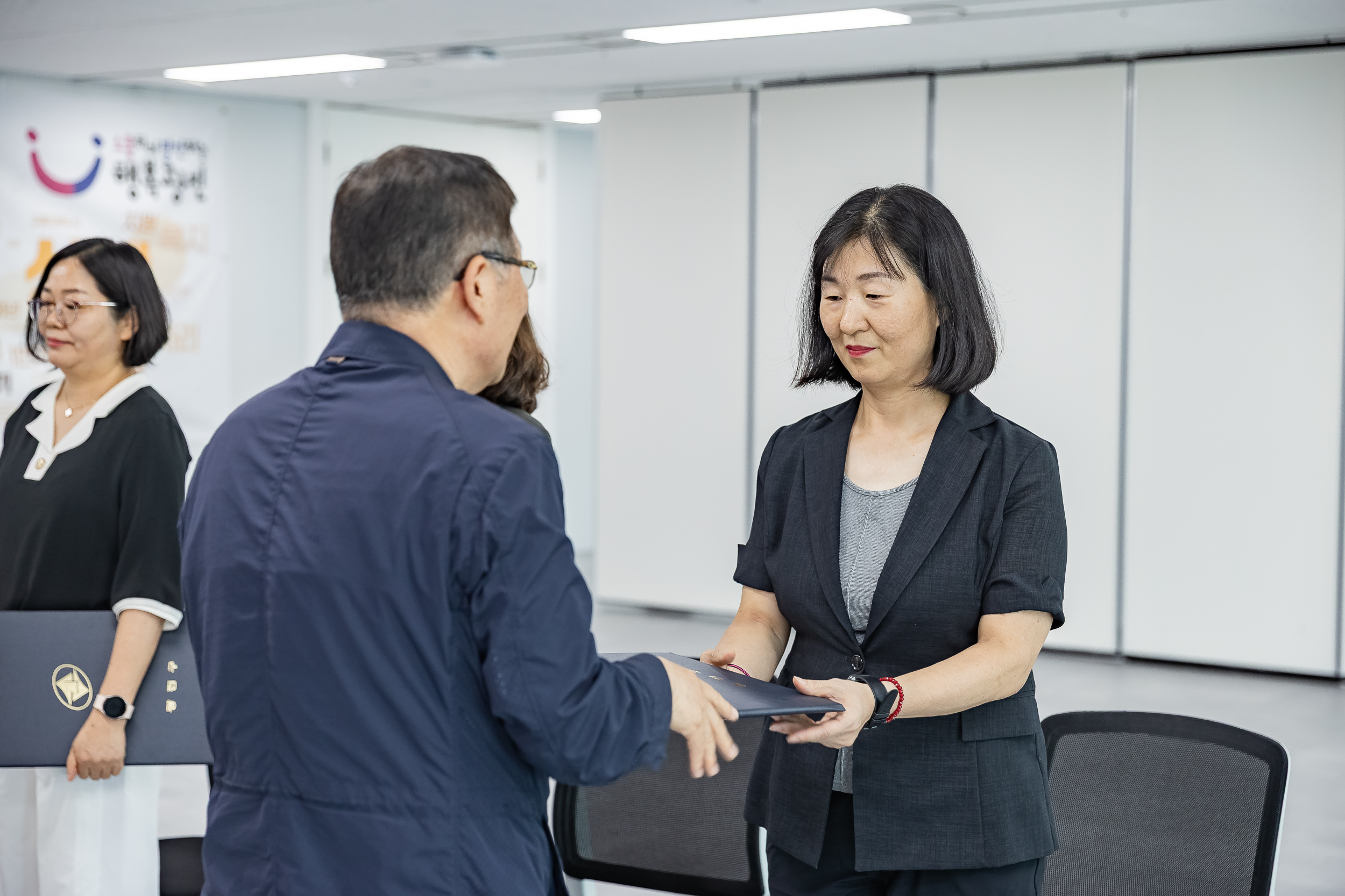 20250822-2025년 하반기 사무관 승진 발령장 수여식 20250822-8267_L_130439.jpg