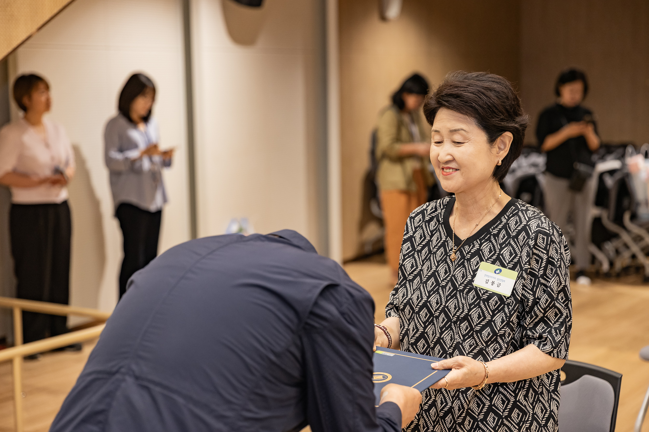 20250613-2025년 6월 정기 구민표창 수여식 20250613-107089_L_145833.jpg