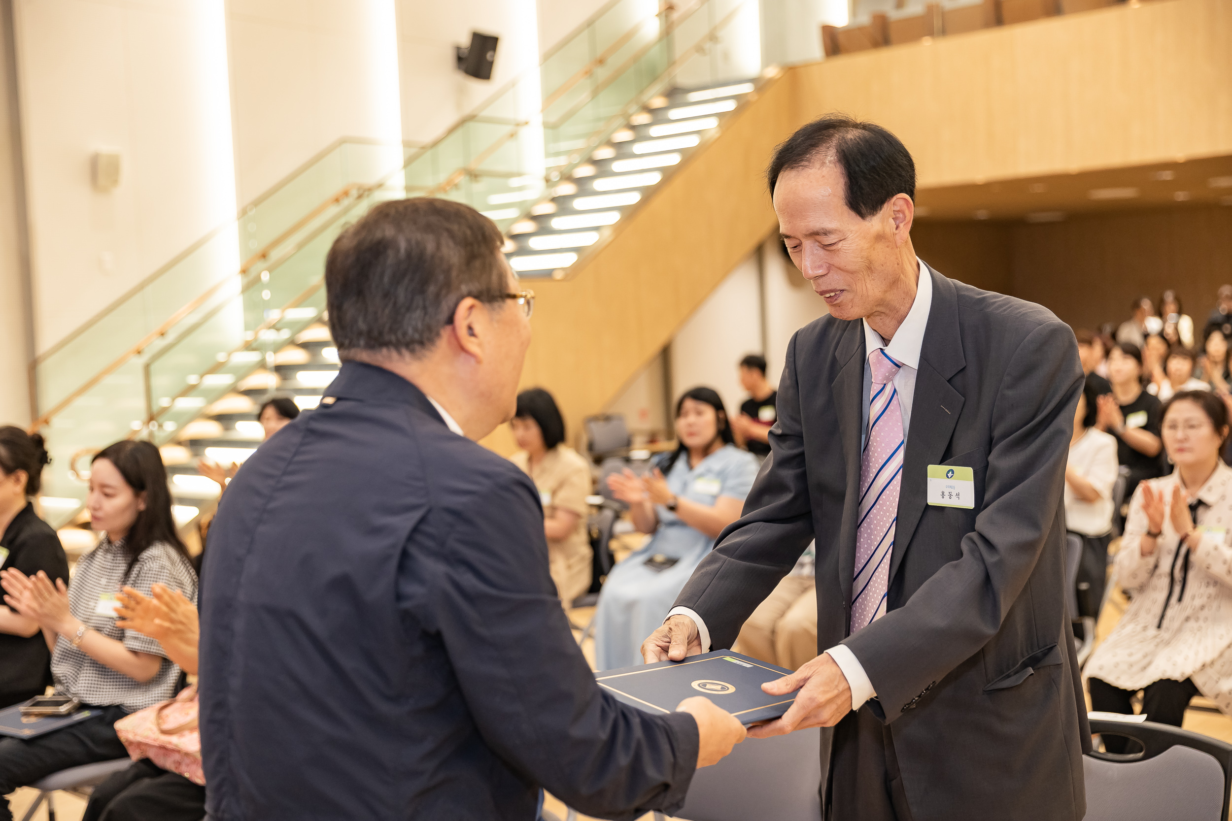 20250613-2025년 6월 정기 구민표창 수여식 20250613-106568_L_145829.jpg