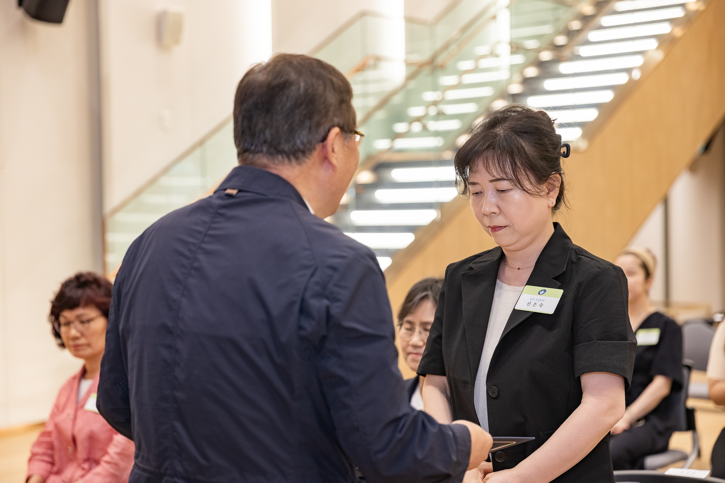 20250613-2025년 6월 정기 구민표창 수여식 20250613-106532_L_145829.jpg