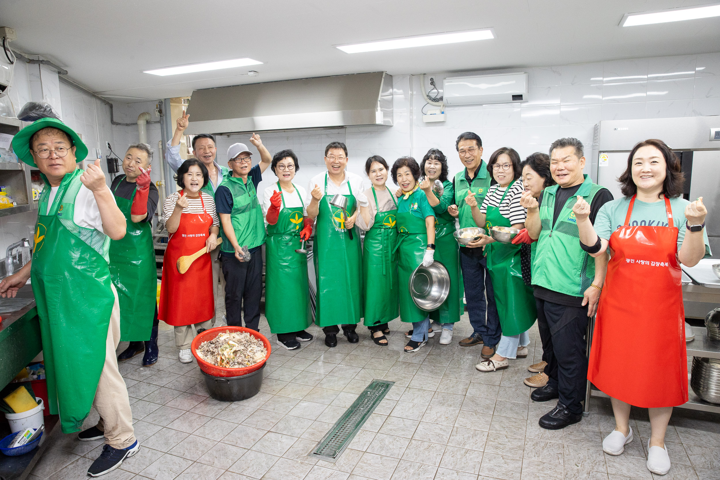 20250715-광진구새마을회 관내 어르신 사랑의 이용봉사 및 점심대접 20250715-5396_L_092944.jpg