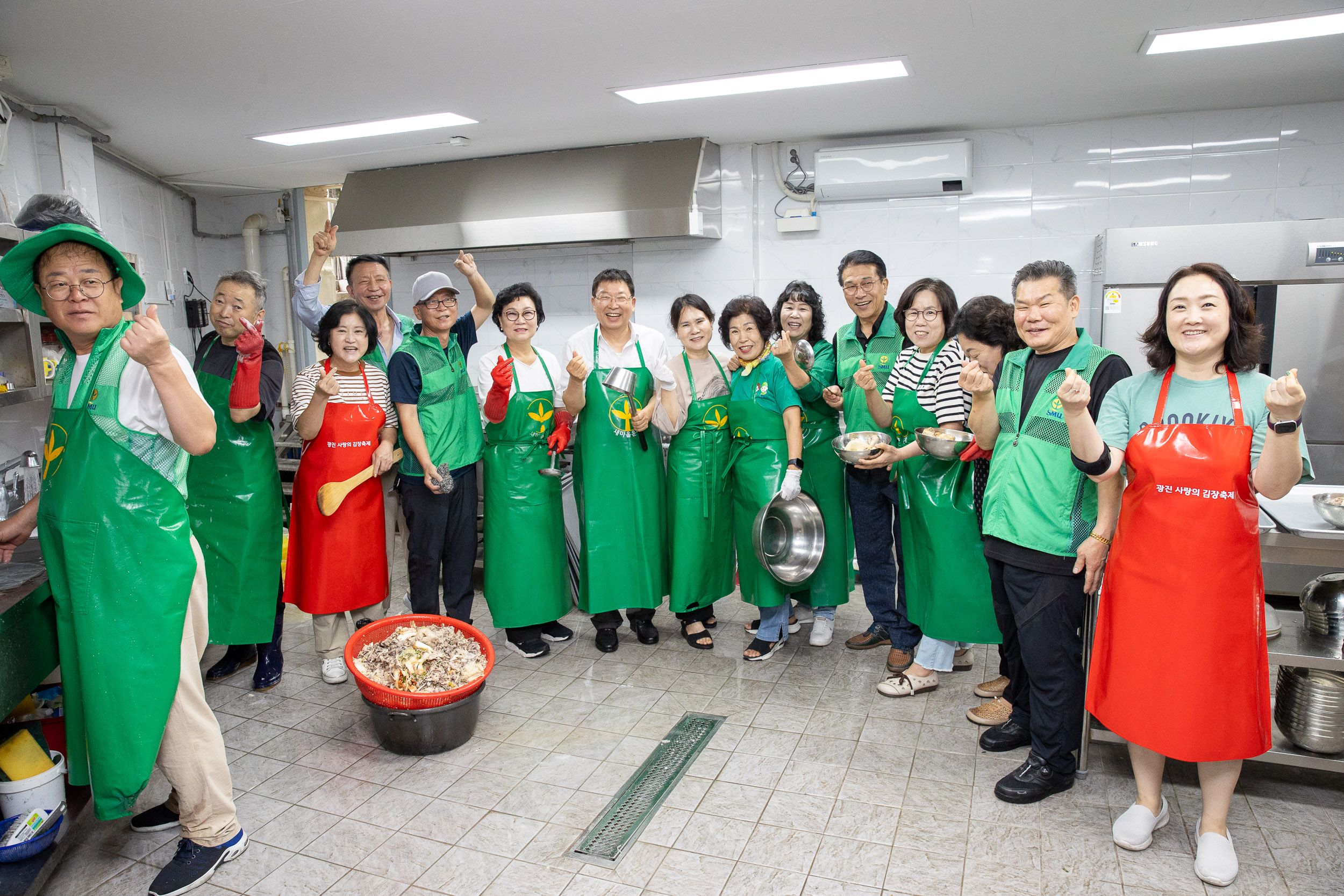 20250715-광진구새마을회 관내 어르신 사랑의 이용봉사 및 점심대접 20250715-5401_L_092944.jpg