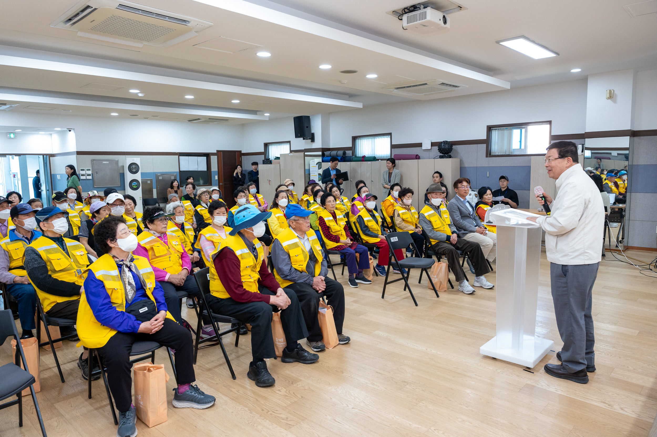 20250430-자양1동 어르신일자리 안전교육 20250430-68077_L_161749.jpg