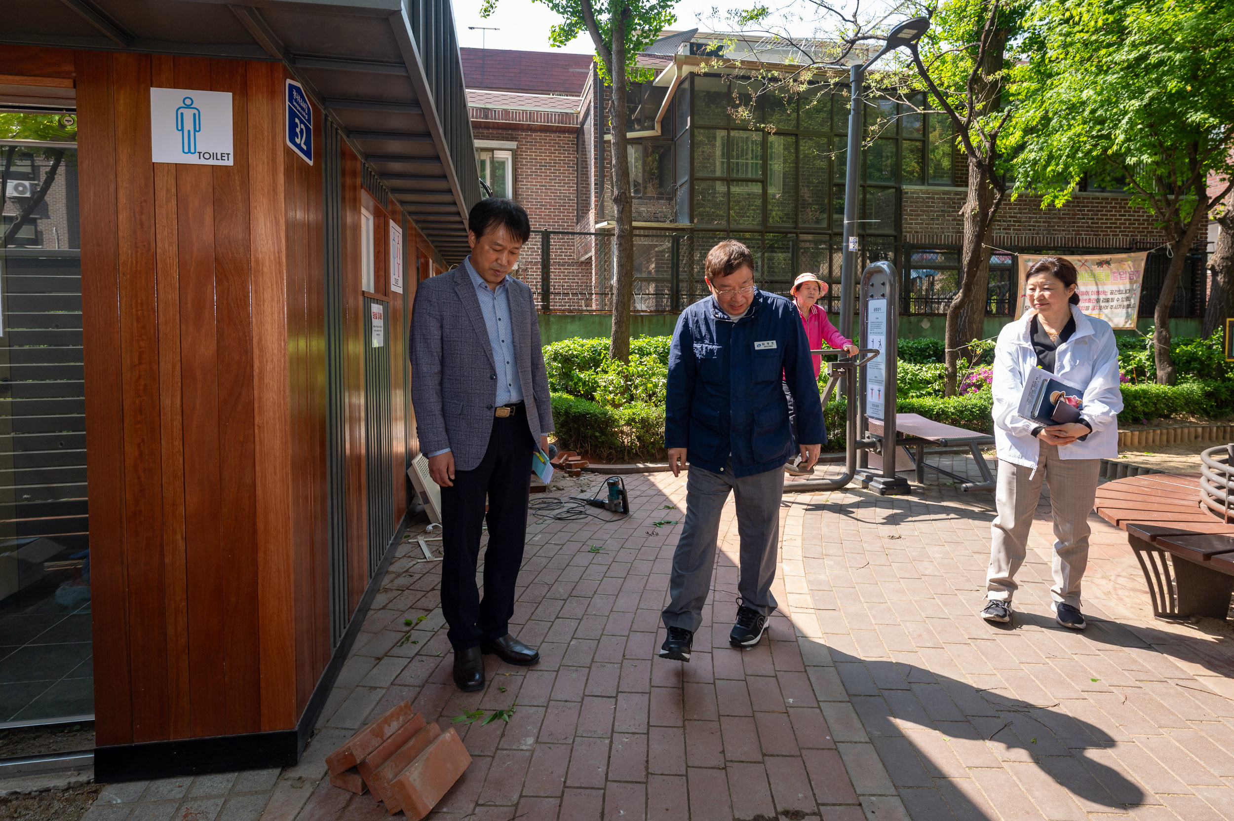 20250425-푸른동산어린이공원 공중화장실 환경개선 공사 현장방문 20250425-62266_L_130731.jpg