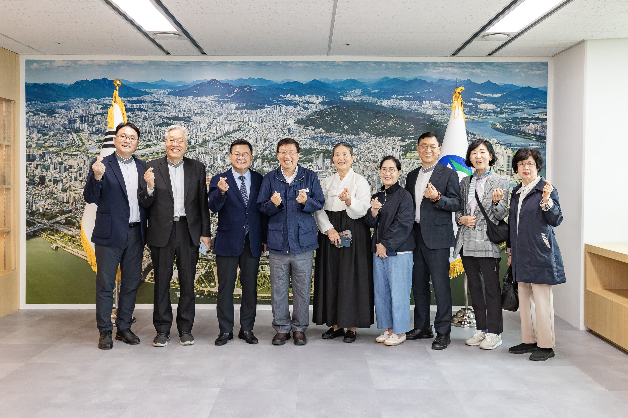 20250519-원불교 중곡교당-구의교당 커피차 제공 20250519-79730_L_172316.jpg