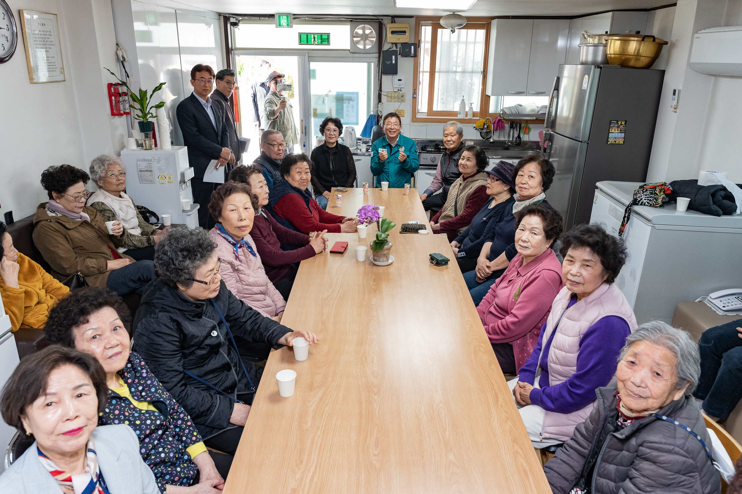 20250415-광진구 자양1동 경로당 방문 20250415-51631_L_102944.jpg