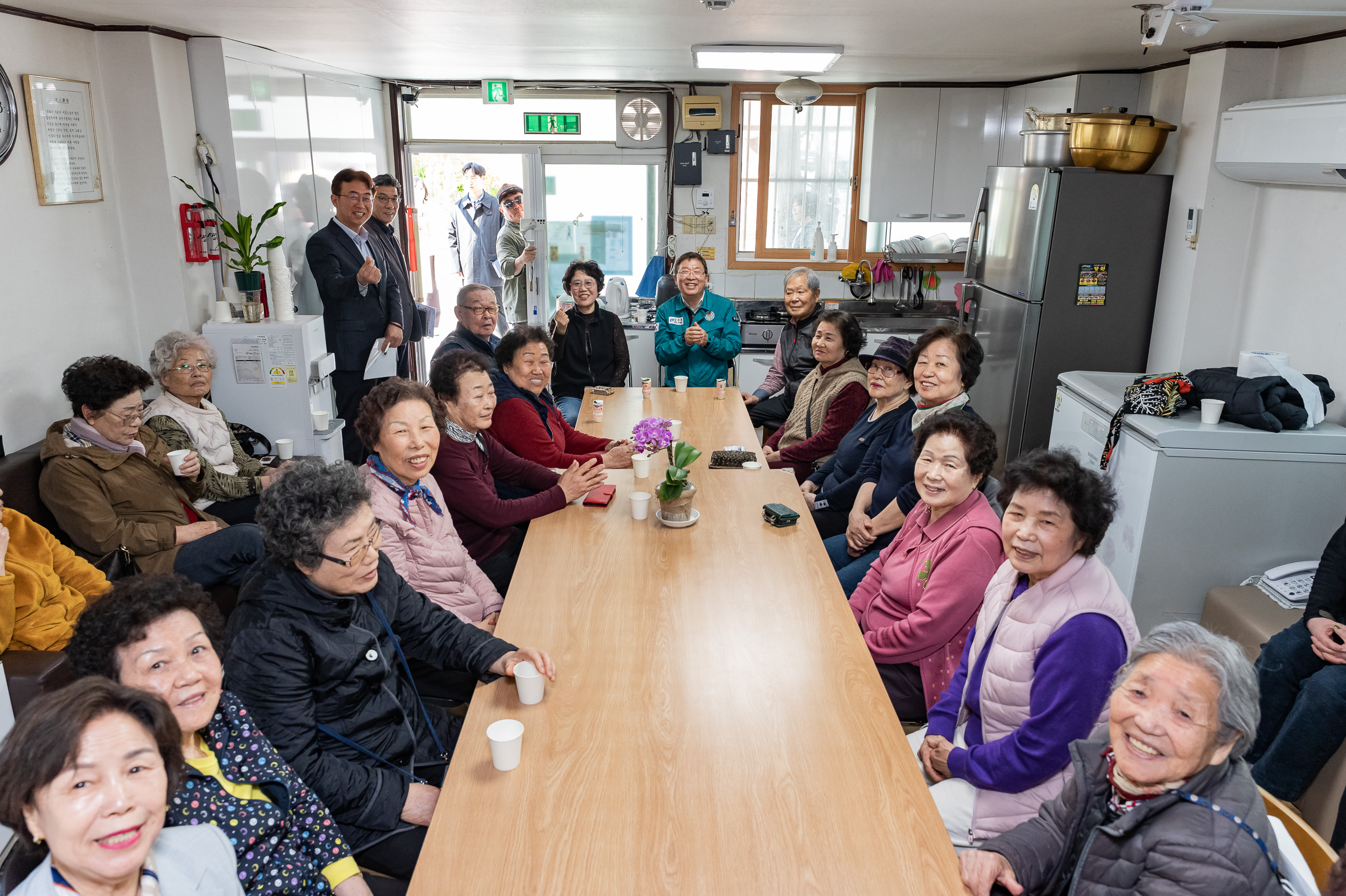 20250415-광진구 자양1동 경로당 방문 20250415-51639_L_102944.jpg