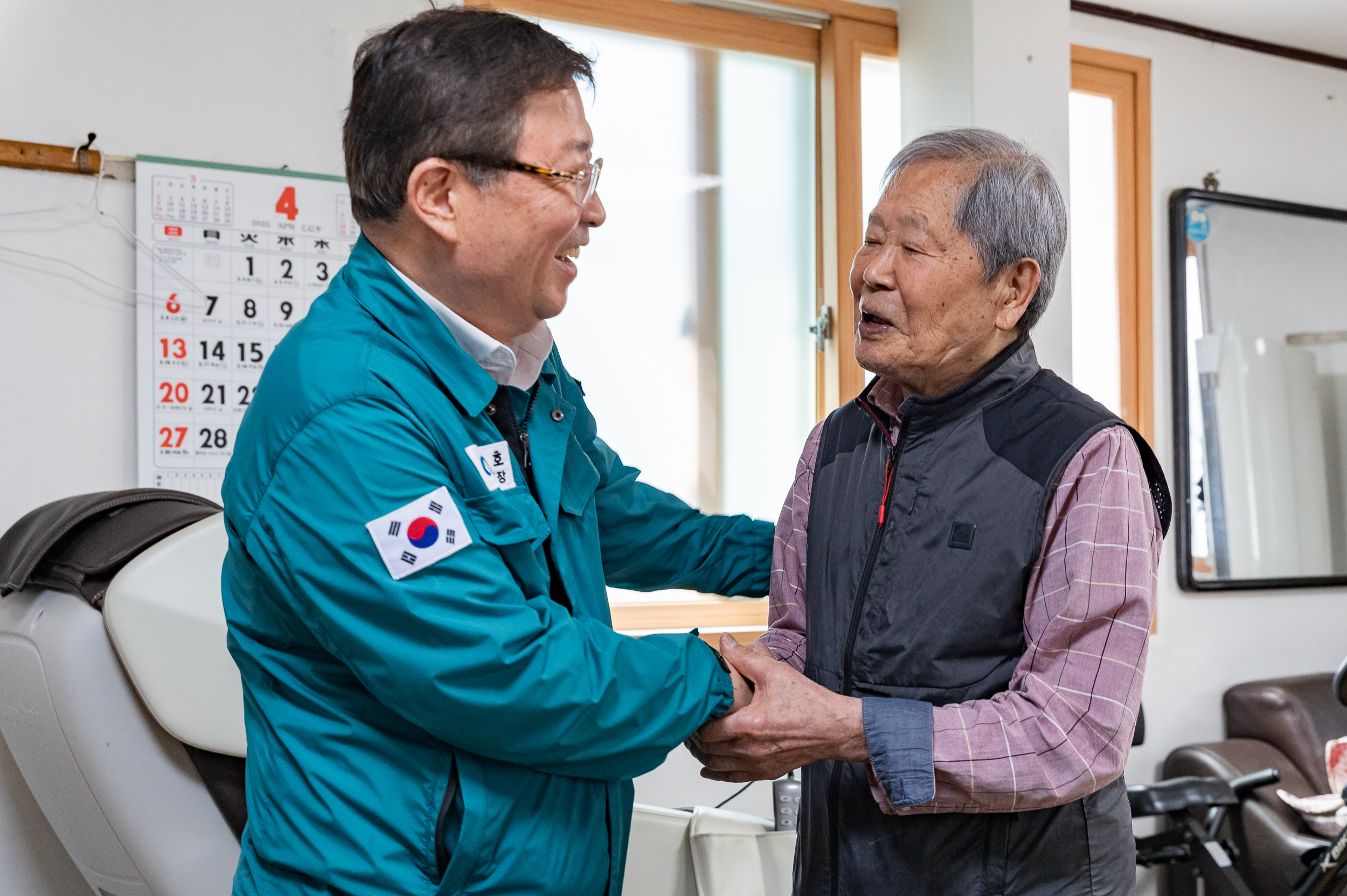 20250415-광진구 자양1동 경로당 방문 20250415-51694_L_102945.jpg