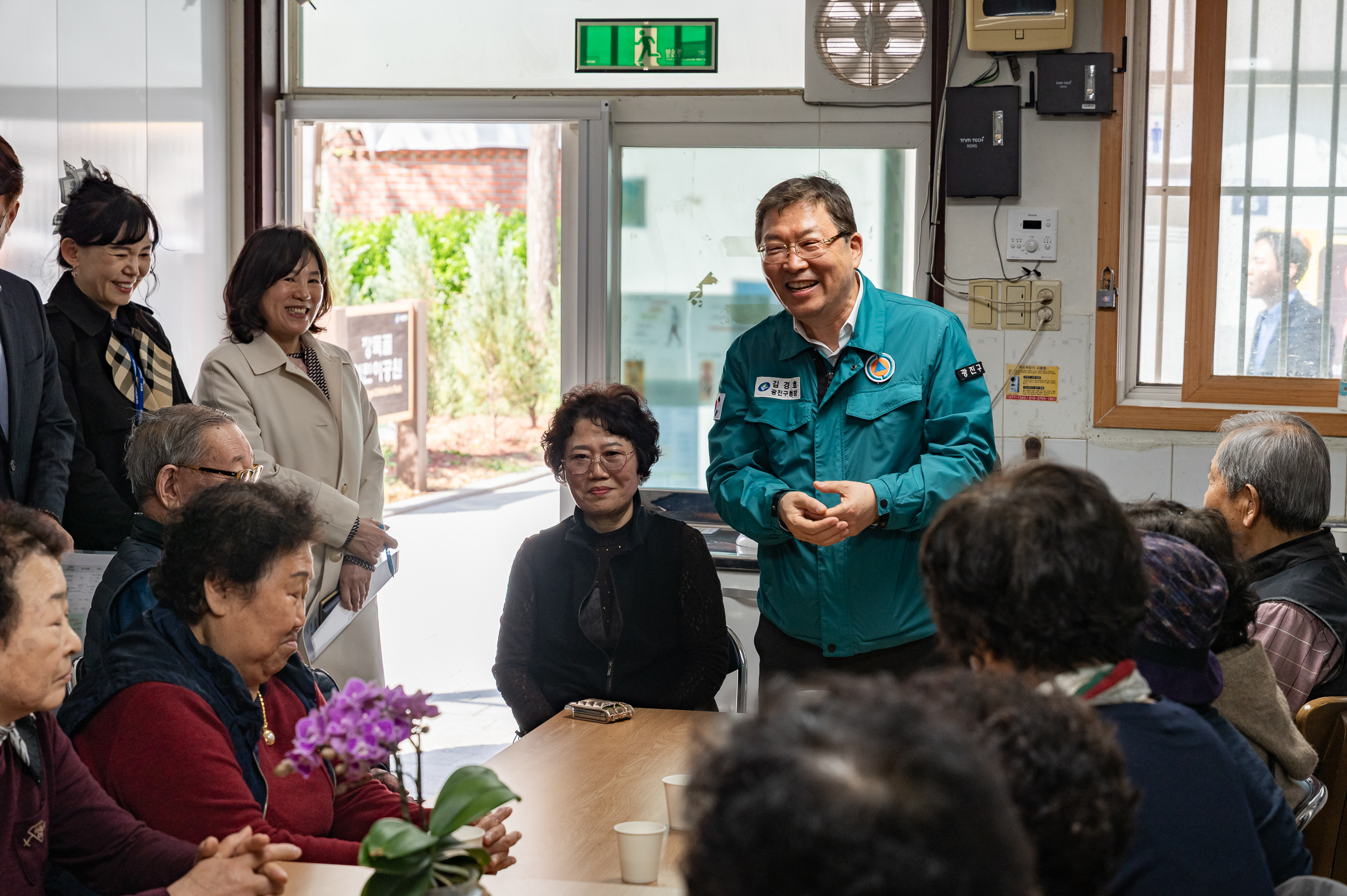 20250415-광진구 자양1동 경로당 방문 20250415-51555_L_102943.jpg