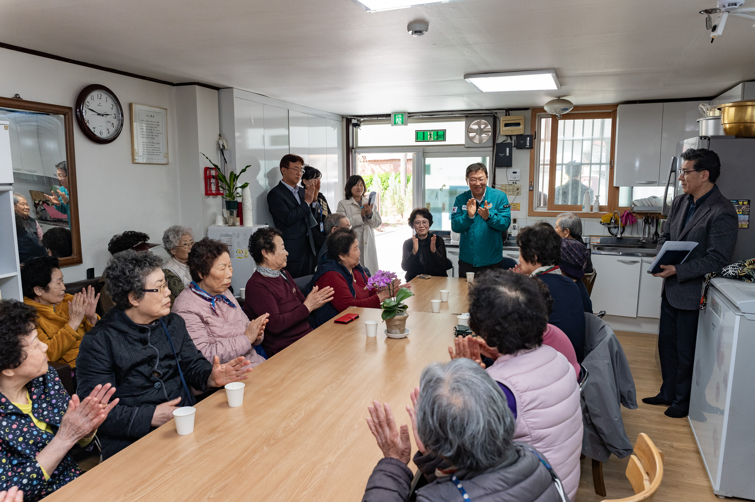 20250415-광진구 자양1동 경로당 방문 20250415-51564_L_102943.jpg