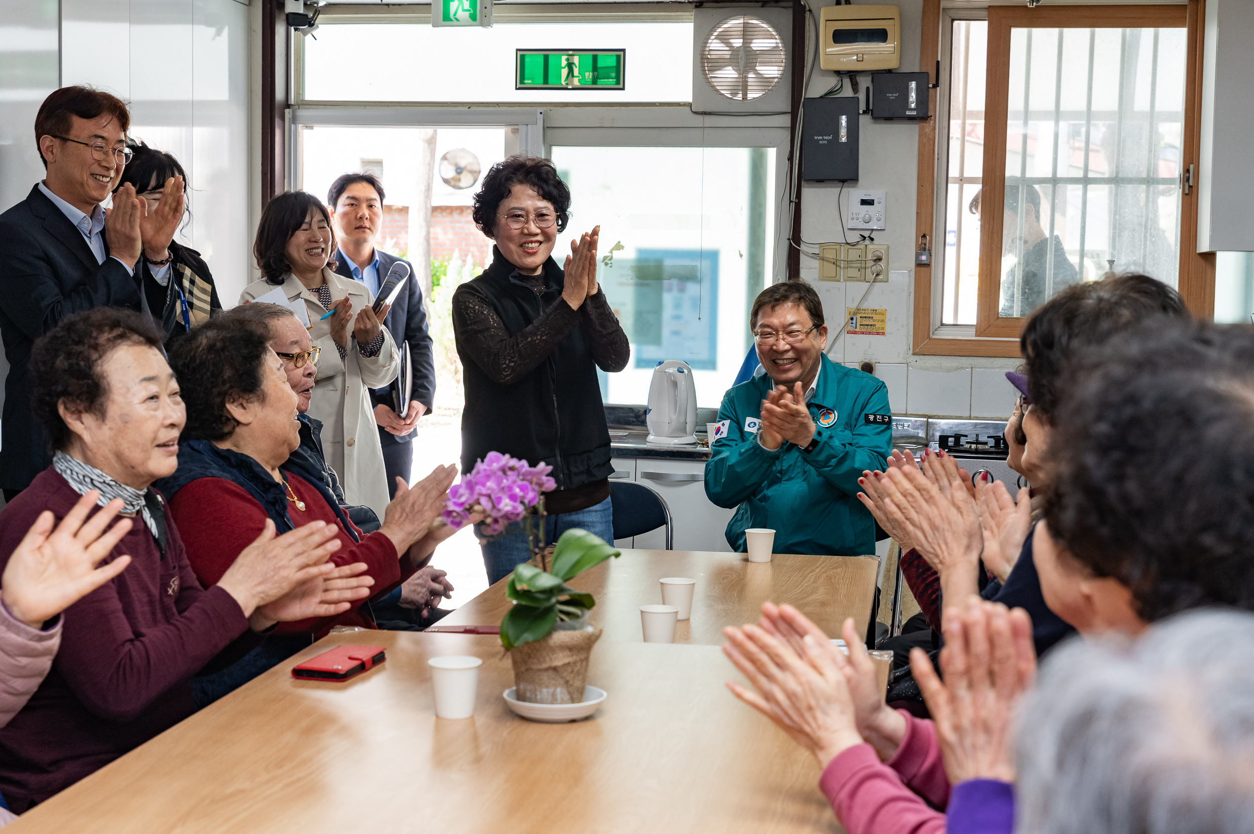20250415-광진구 자양1동 경로당 방문 20250415-51570_L_102943.jpg