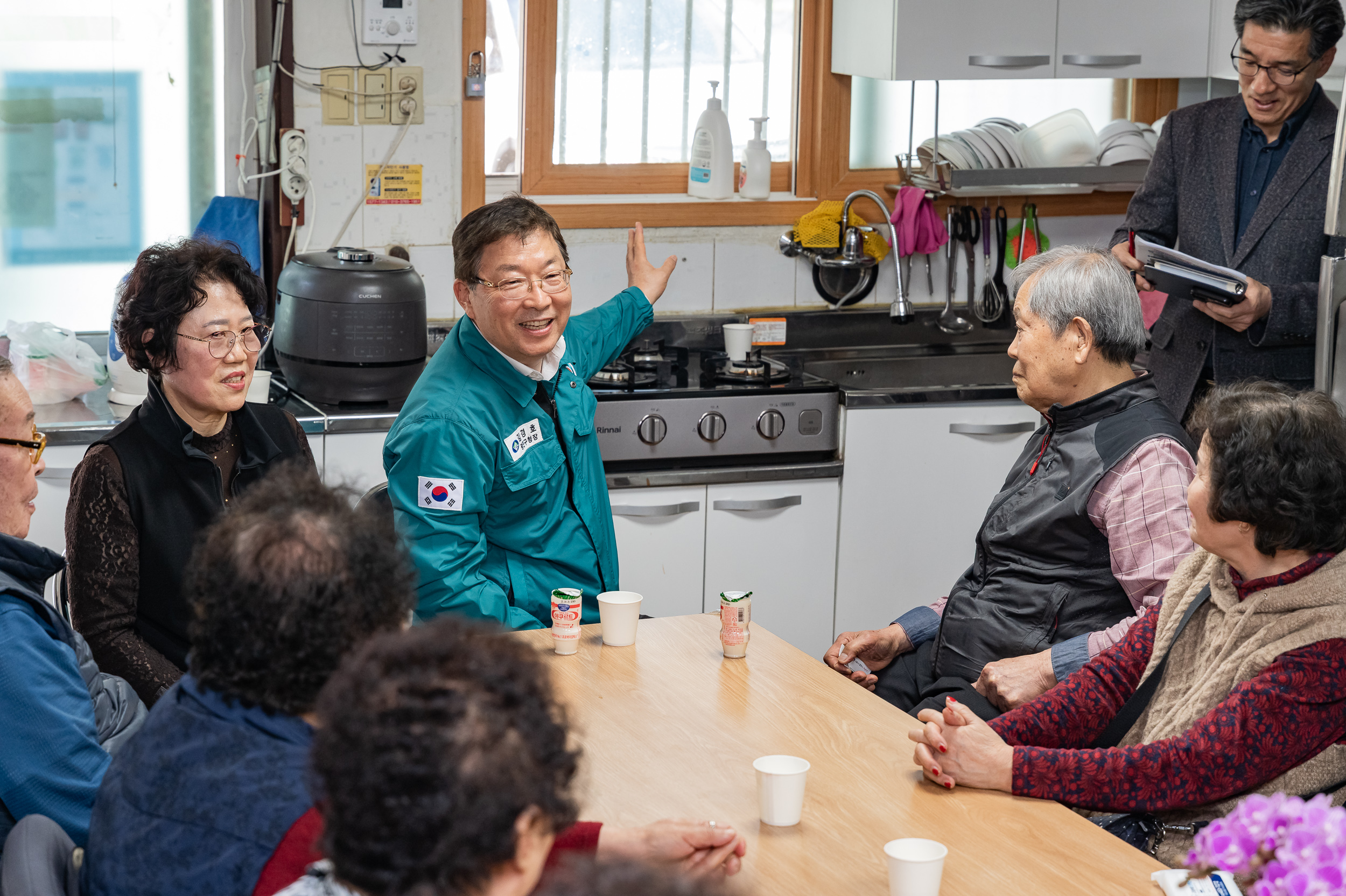 20250415-광진구 자양1동 경로당 방문 20250415-51591_L_102944.jpg
