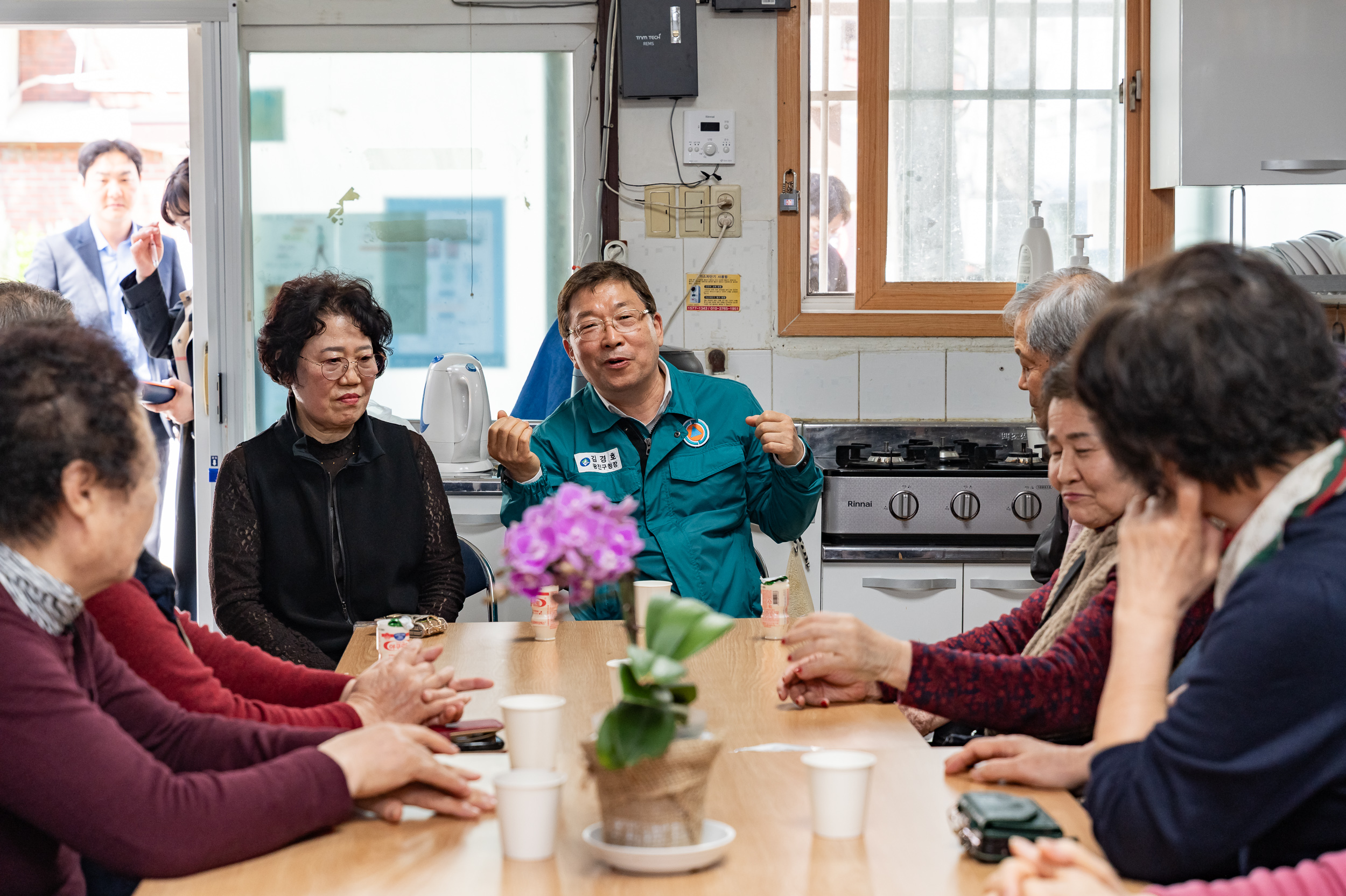 20250415-광진구 자양1동 경로당 방문 20250415-51617_L_102944.jpg