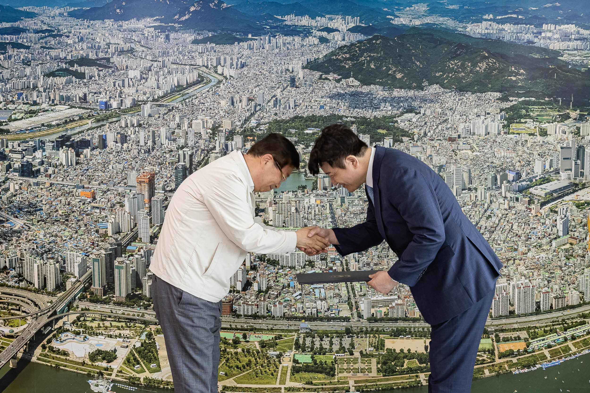 20250519-6.25전챙 참전자 무공훈장 전수 20250519-80556_L_173558.jpg