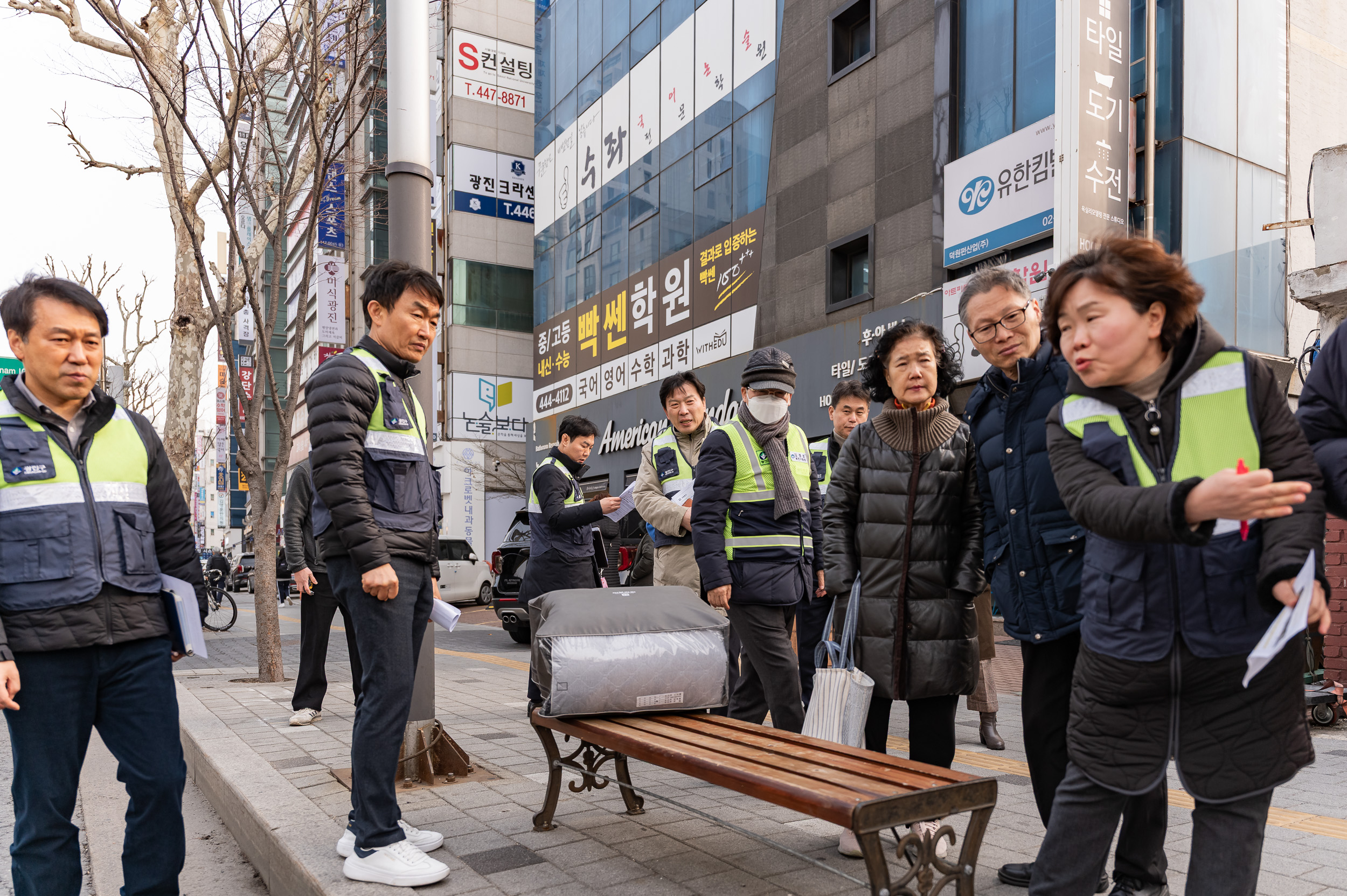 20250317-사거리 반사경, 버스정류장 시설장비 관련 현장점검 20250317-26455_L_155140.jpg