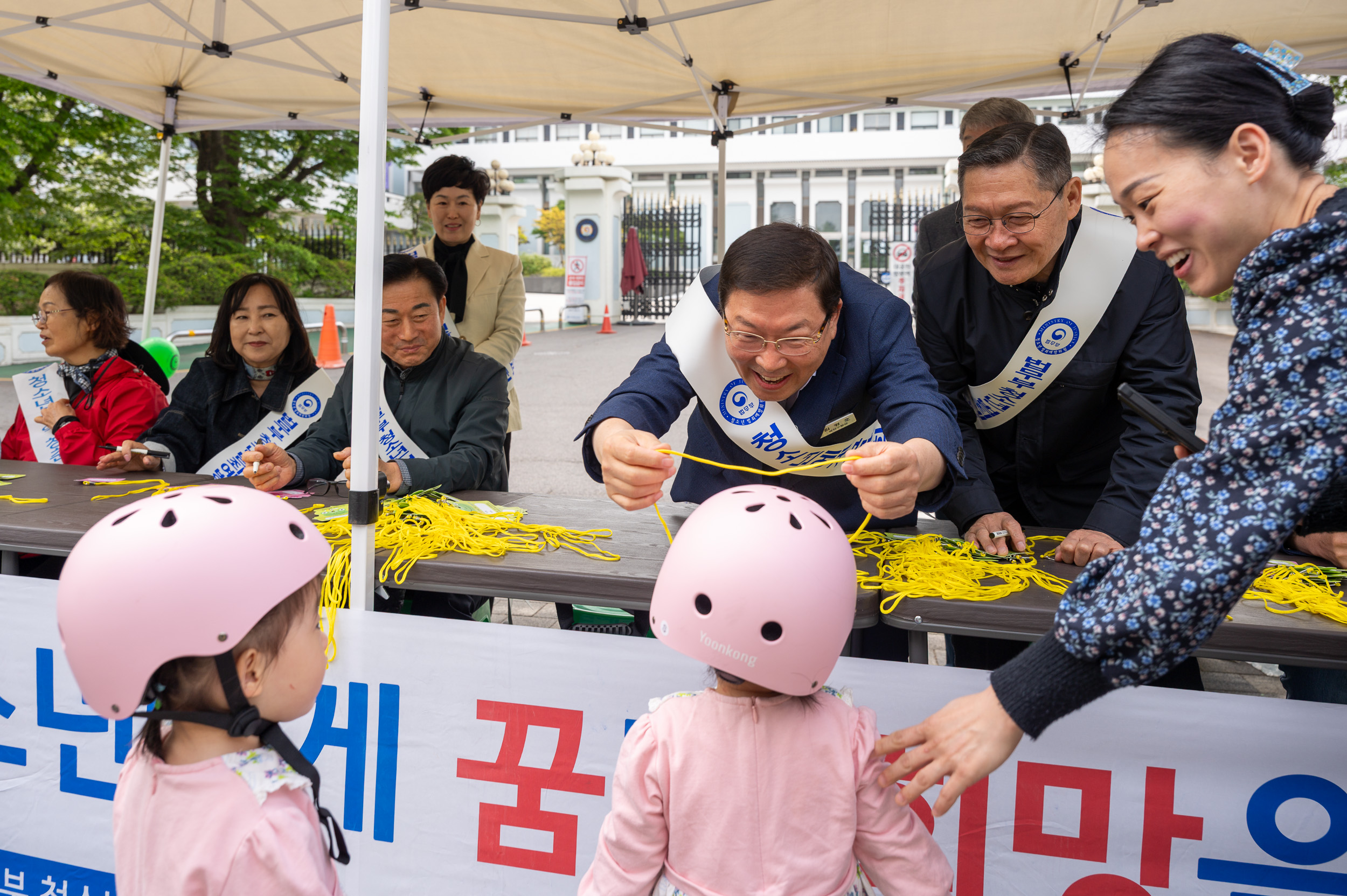 20250505-어린이날 이름표달아주기 행사 20250505-70125_L_102031.jpg
