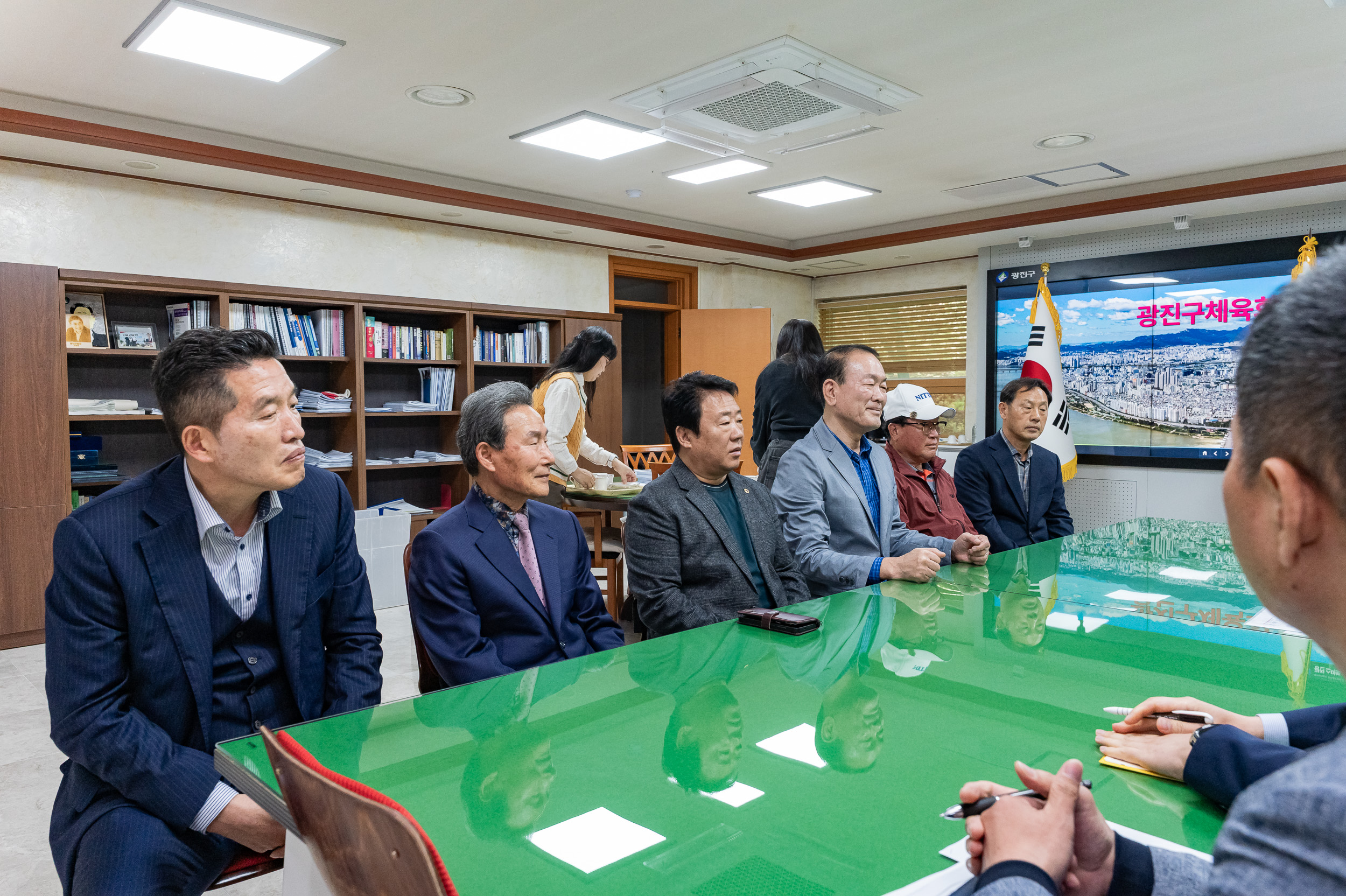 20250418-광진구 체육회 산불성금 전달식 20250418-52620_L_101708.jpg