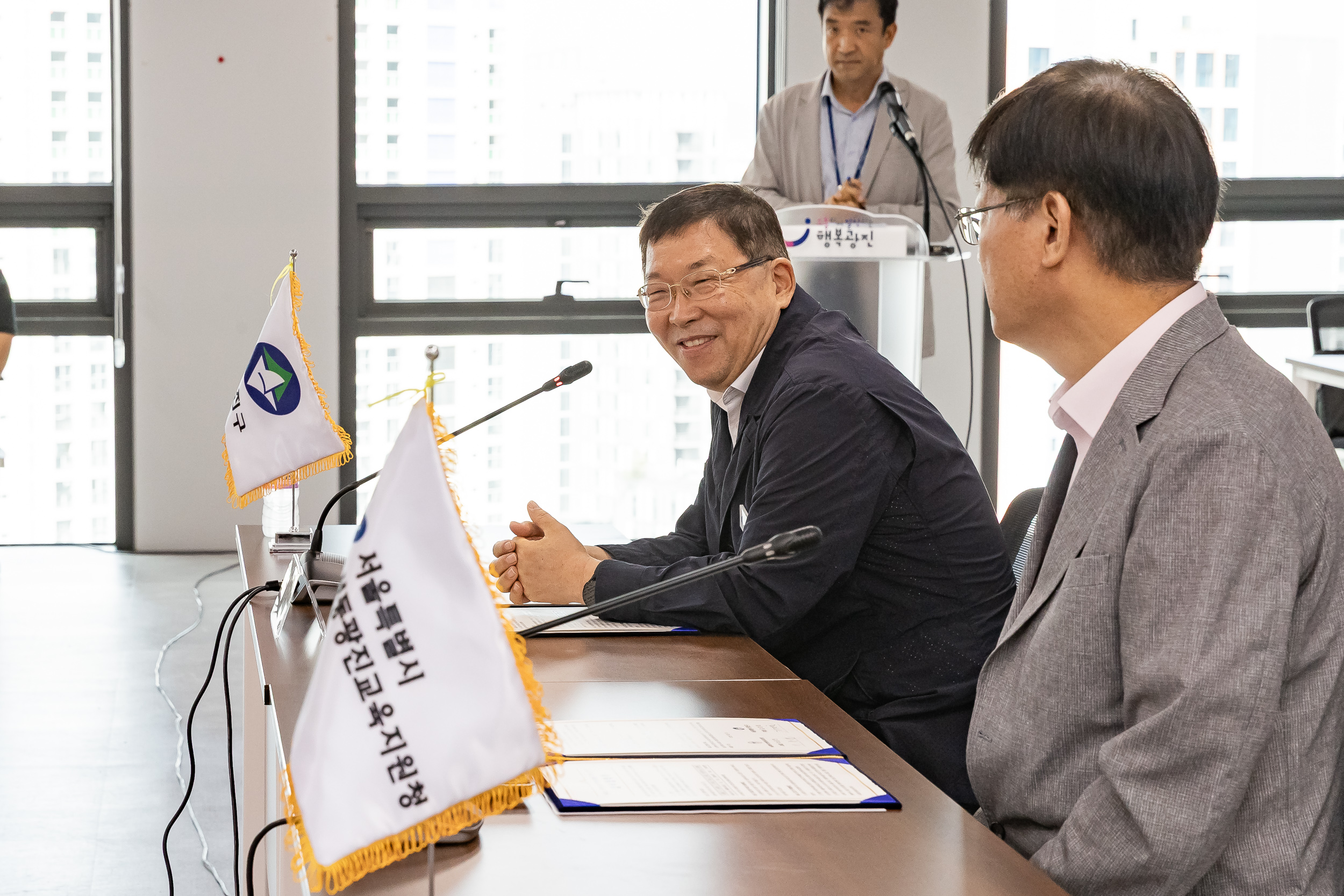 20250807-용곡초.중학교 무지개 계단 이동편의시설 설치사업 업무협약식 20250807-22146_L_165056.jpg