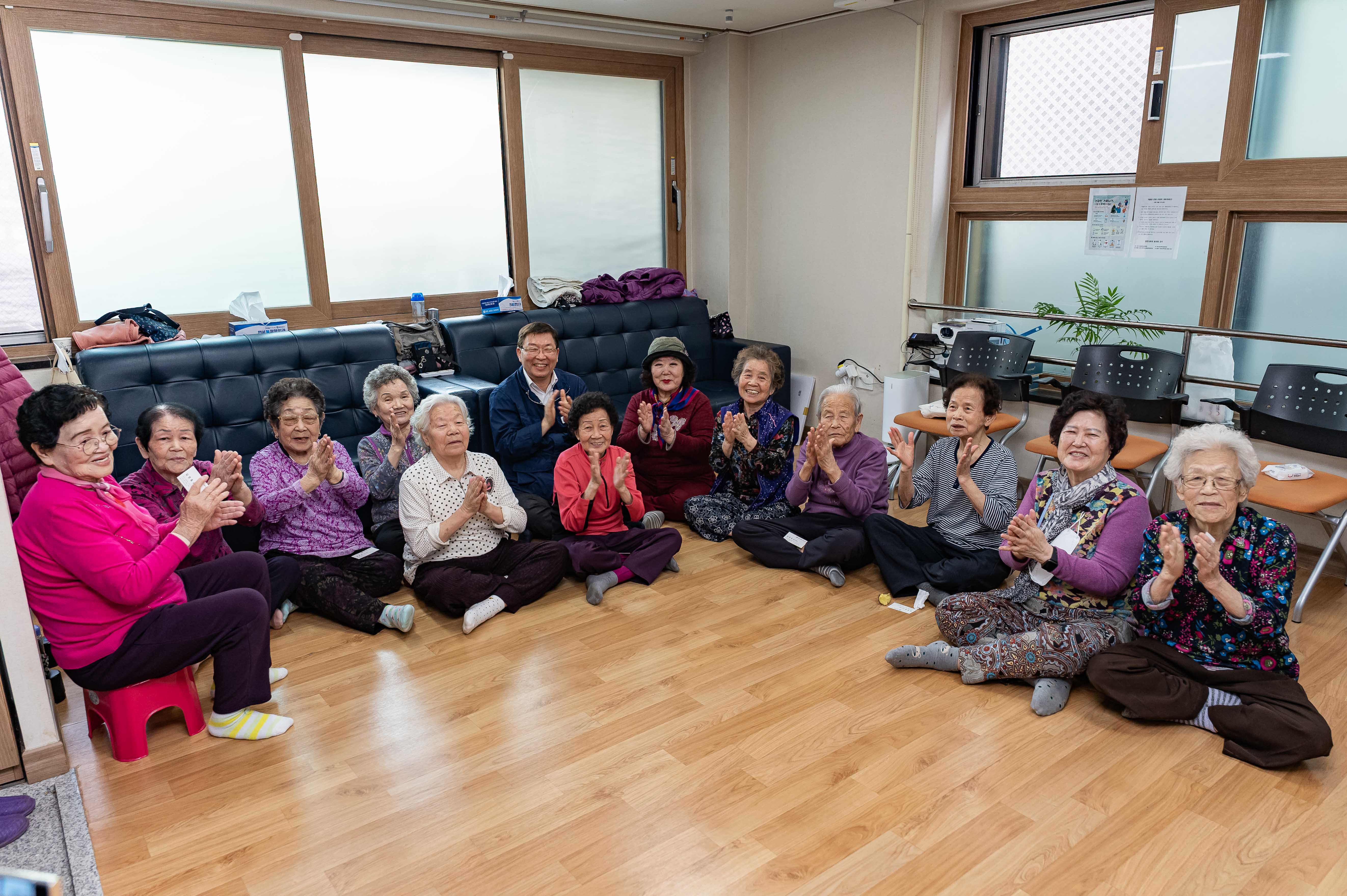 20250403-구립 자양2동 유수지경로당 위문 방문 20250403-42974_L_172429.jpg