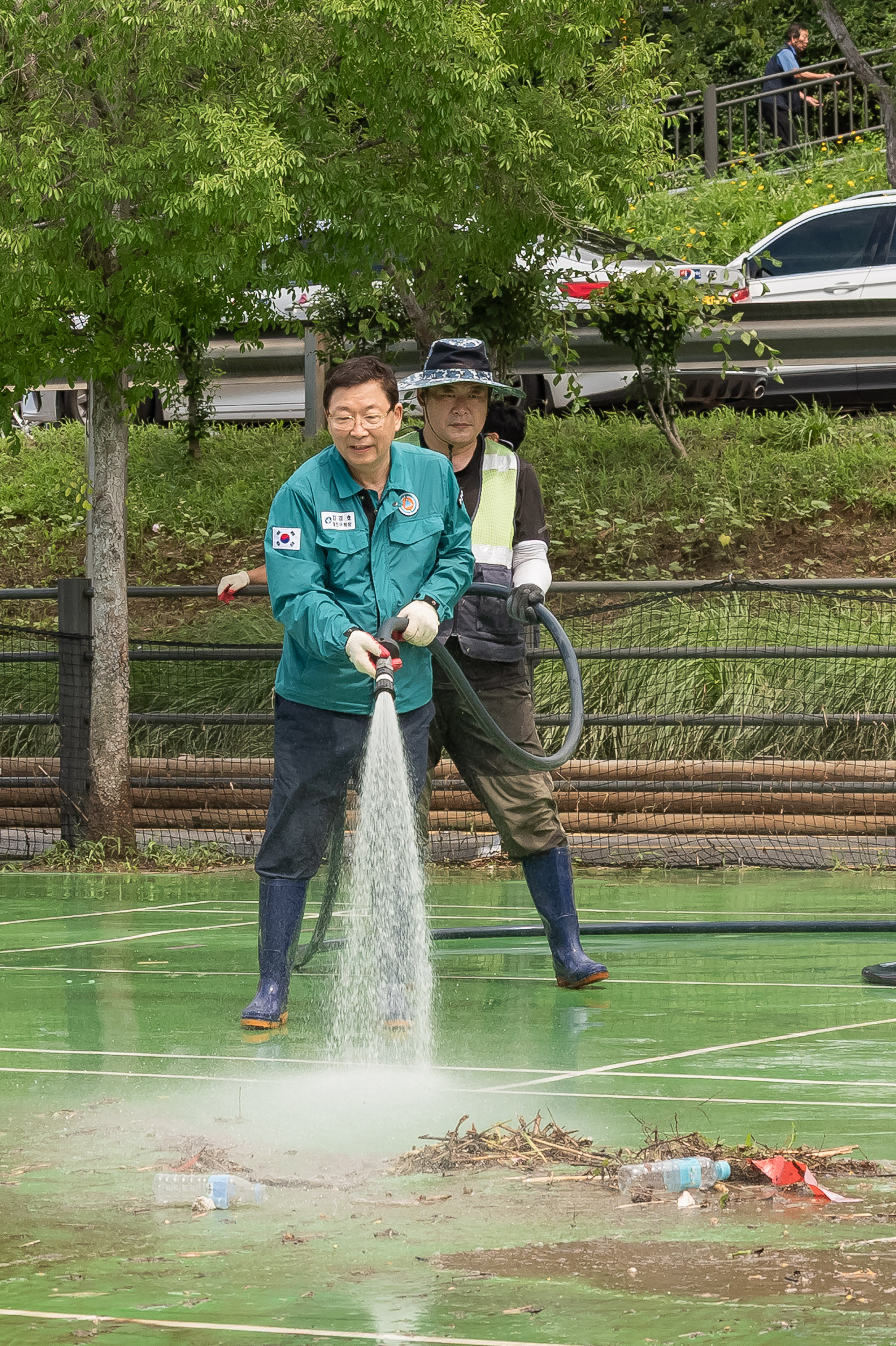 20250720-중랑천 체육공원 수해복구현장 청소작업자 위문 방문 20250720-11454_L_175639.jpg