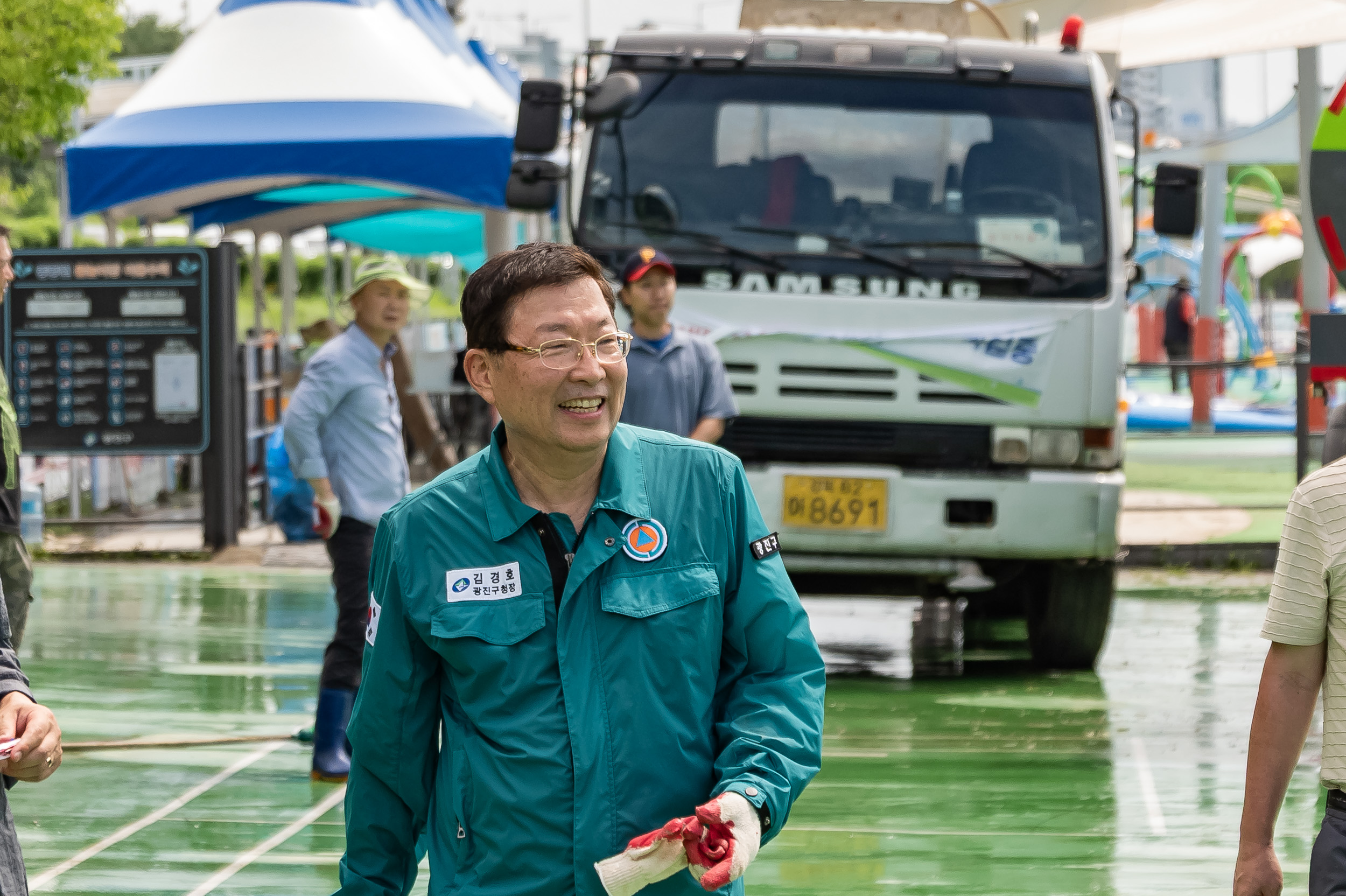 20250720-중랑천 체육공원 수해복구현장 청소작업자 위문 방문 20250720-11847_L_175639.jpg