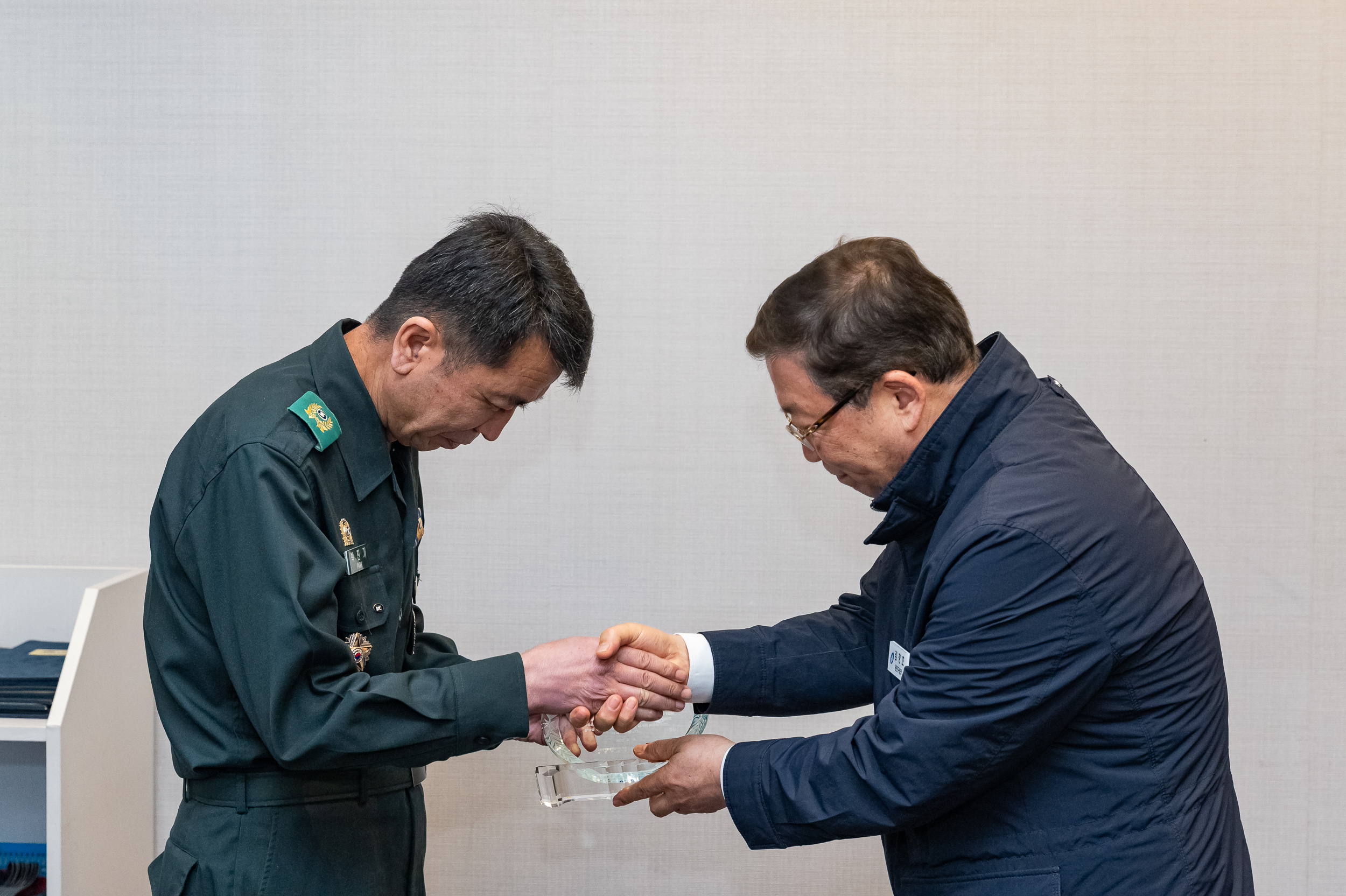 20250415-221여단 1대대 동대장 간담회 및 감사패 수여 20250415-51231_L_102559.jpg