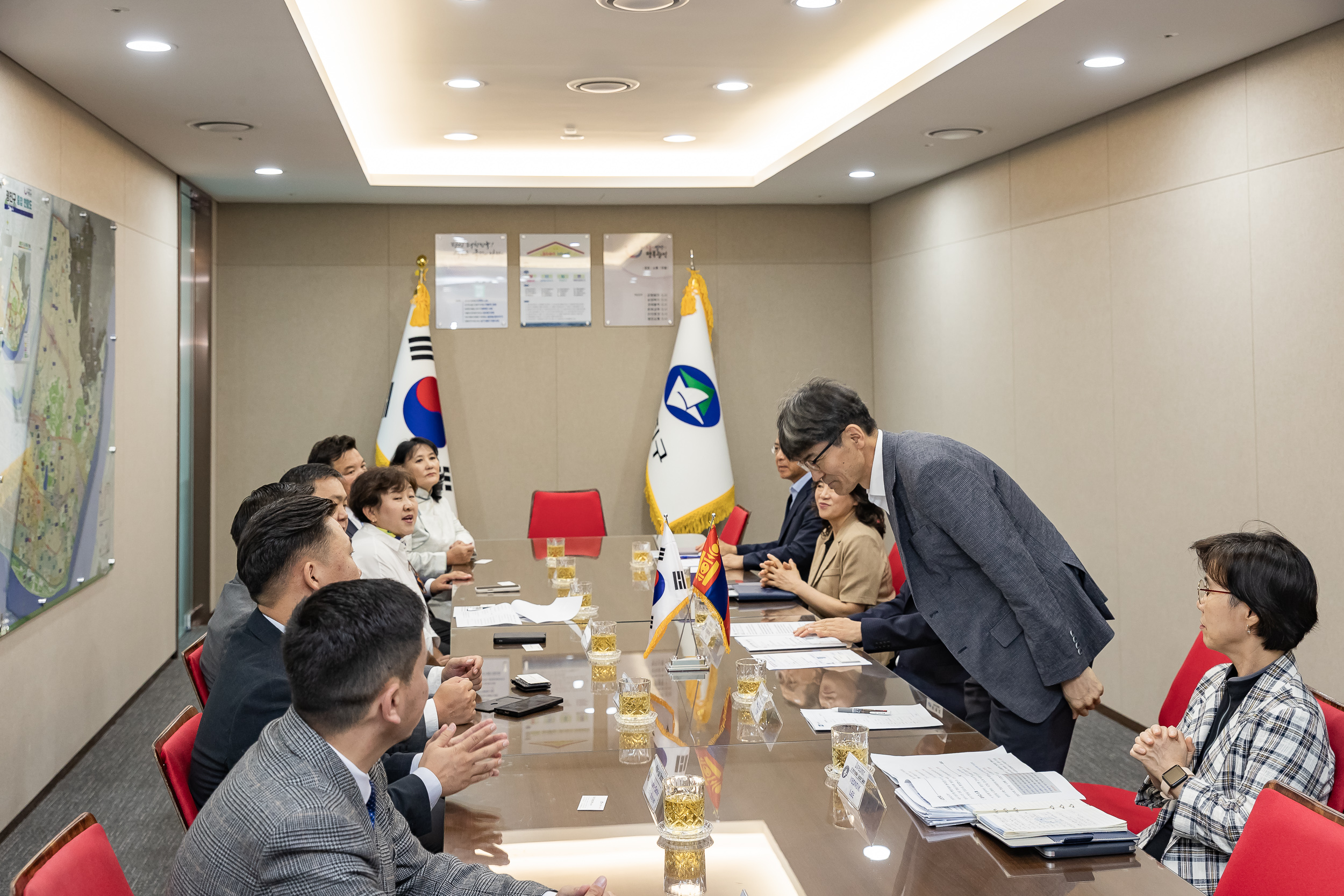 20250821-몽골 항올구의회 방문단 면담 20250821-5368_L_111711.jpg