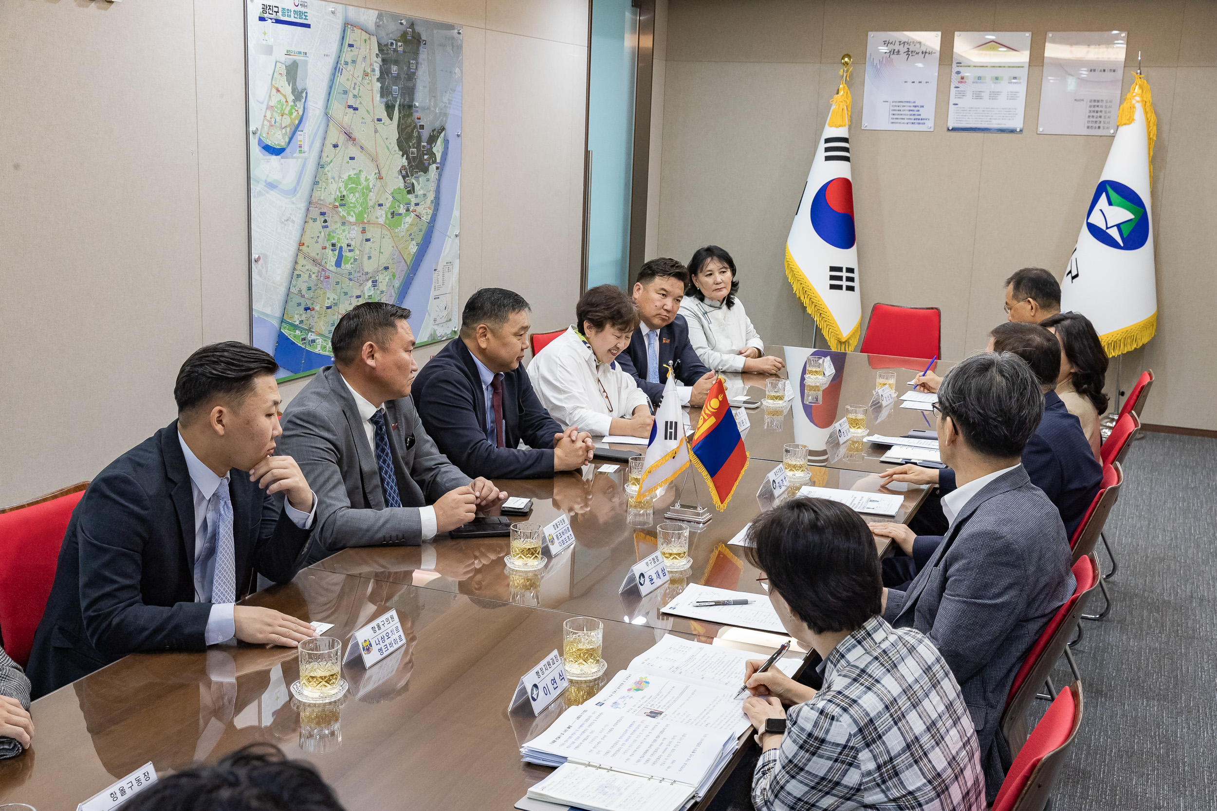 20250821-몽골 항올구의회 방문단 면담 20250821-5392_L_111711.jpg