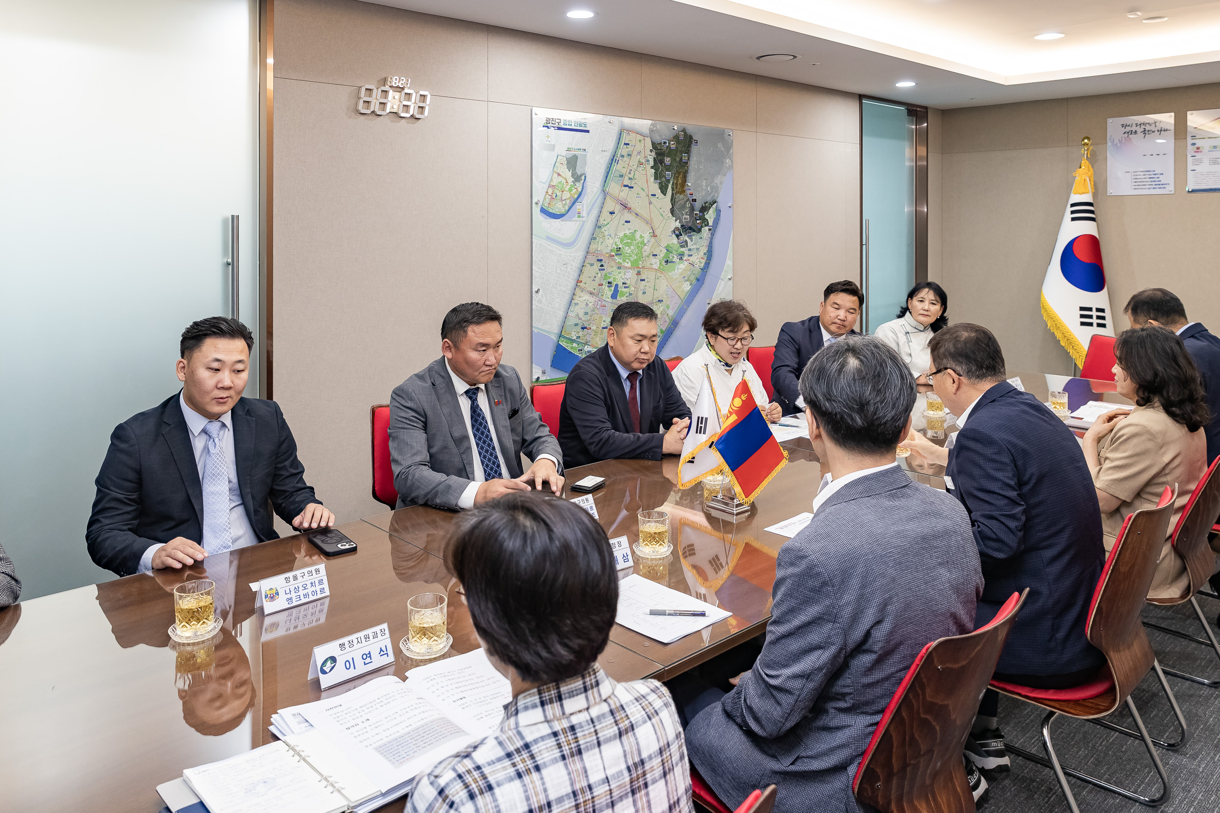 20250821-몽골 항올구의회 방문단 면담 20250821-5333_L_111710.jpg