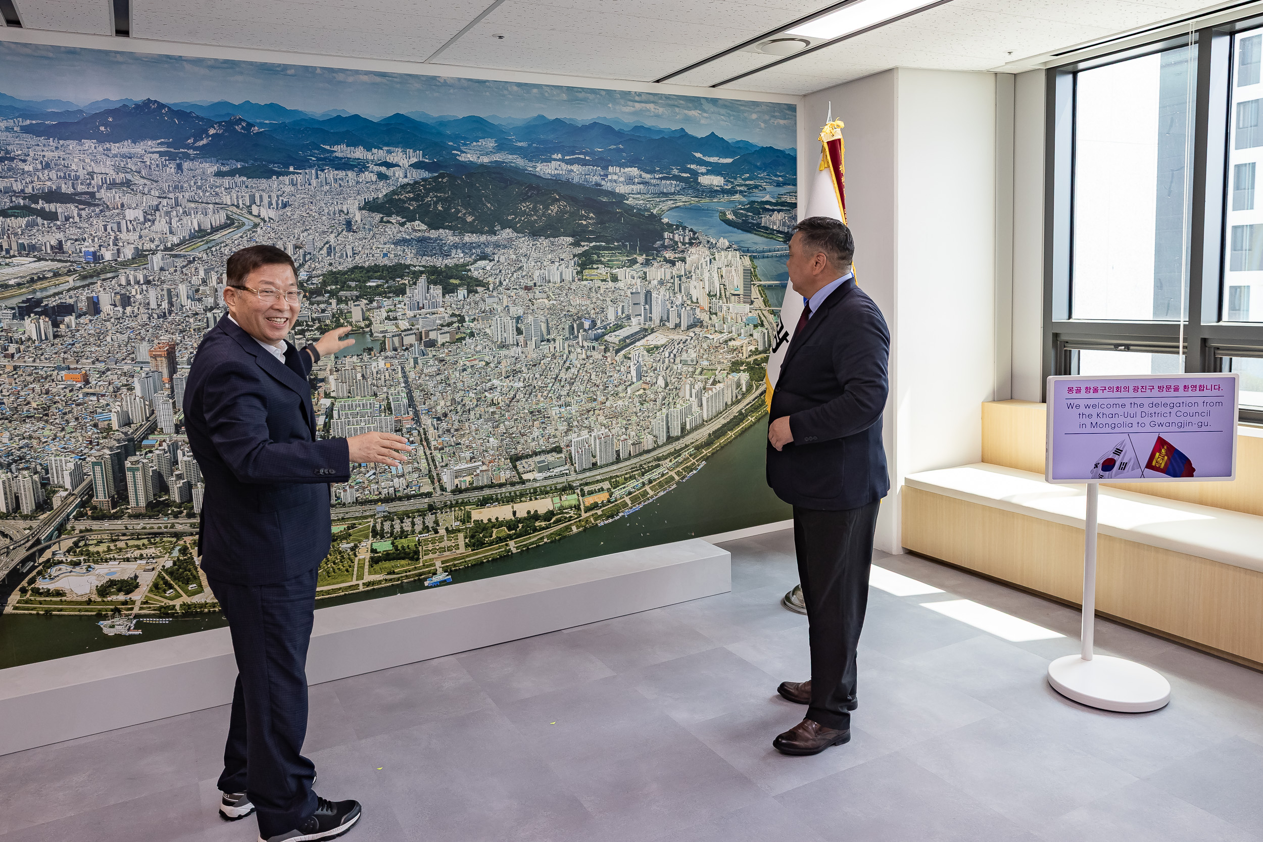 20250821-몽골 항올구의회 방문단 면담 20250821-5428_L_111711.jpg