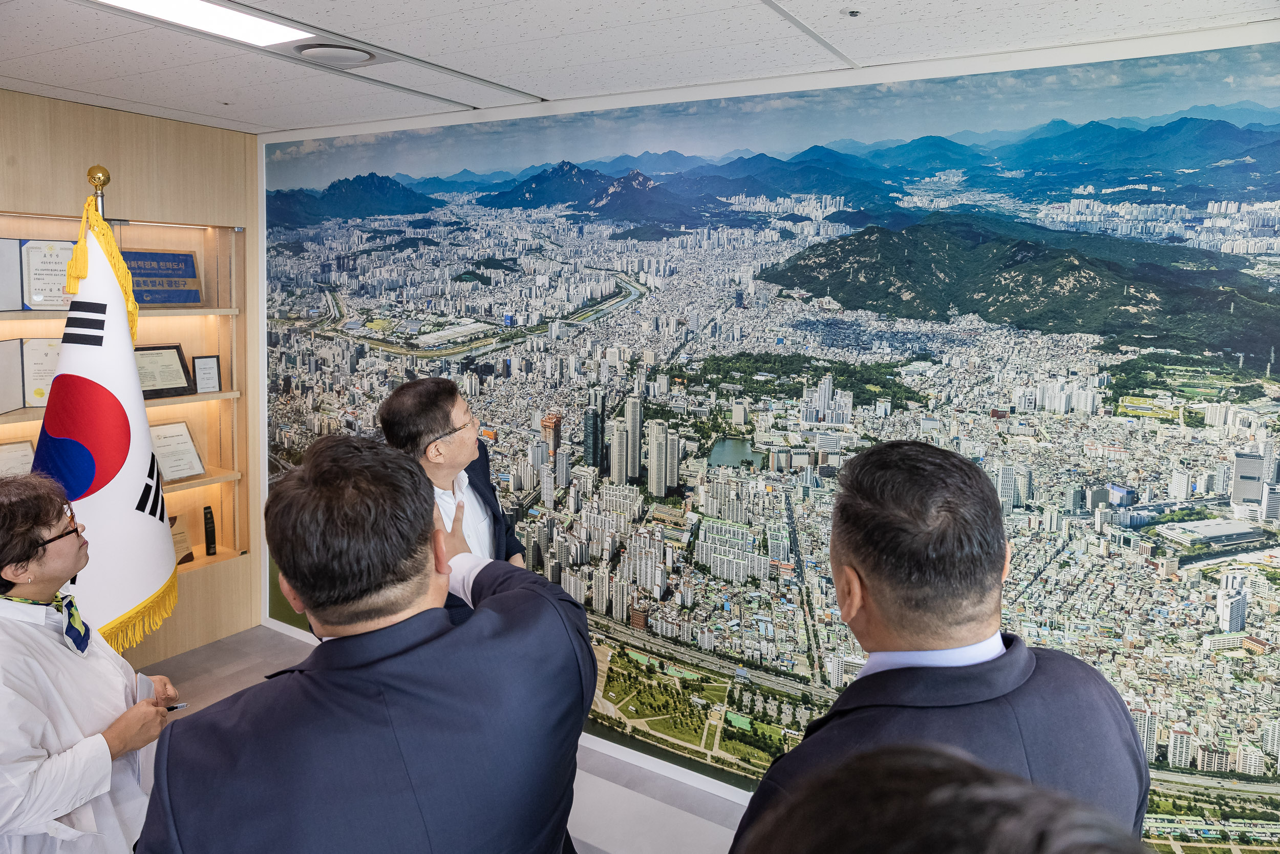 20250821-몽골 항올구의회 방문단 면담 20250821-5446_L_111711.jpg