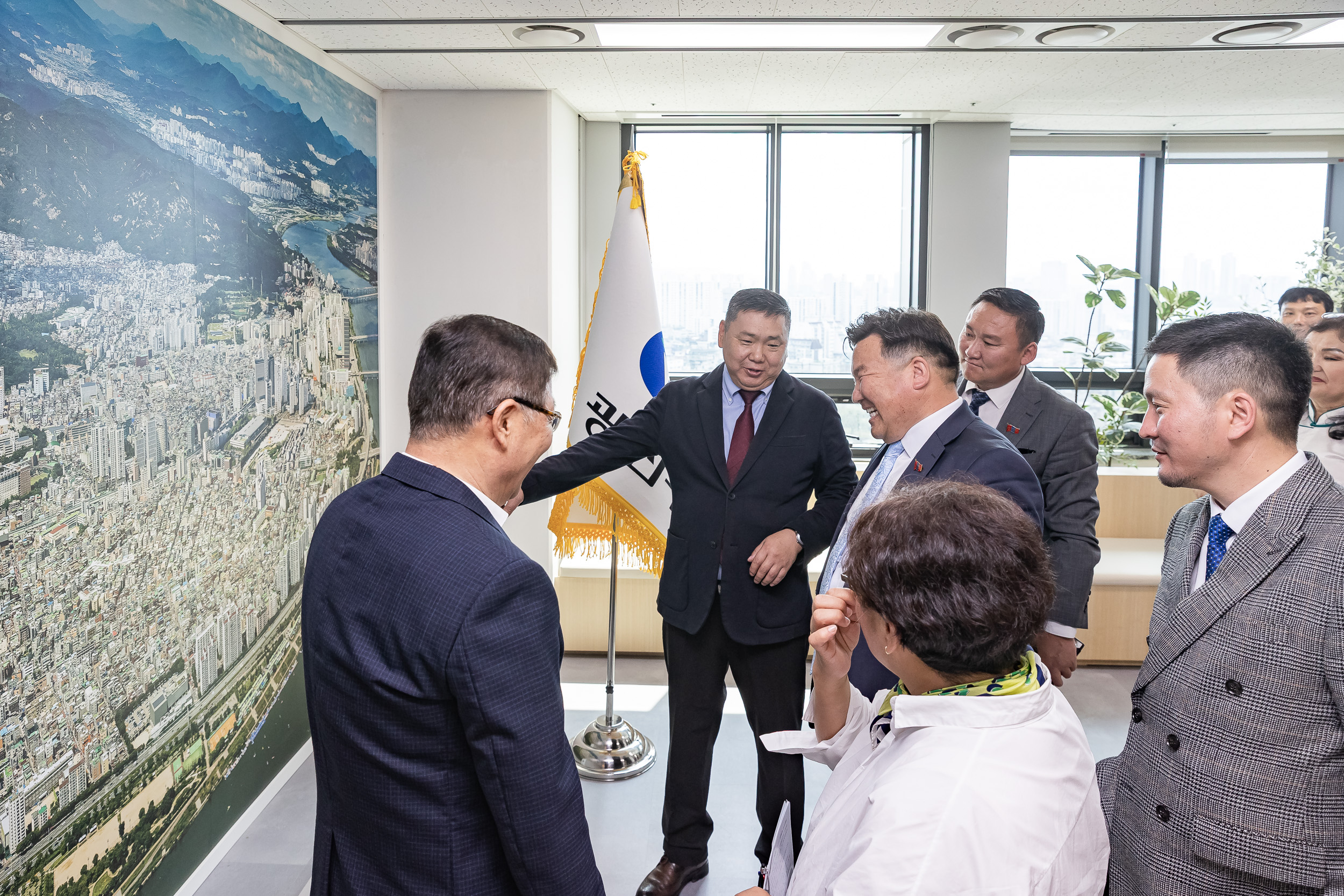 20250821-몽골 항올구의회 방문단 면담 20250821-5451_L_111711.jpg
