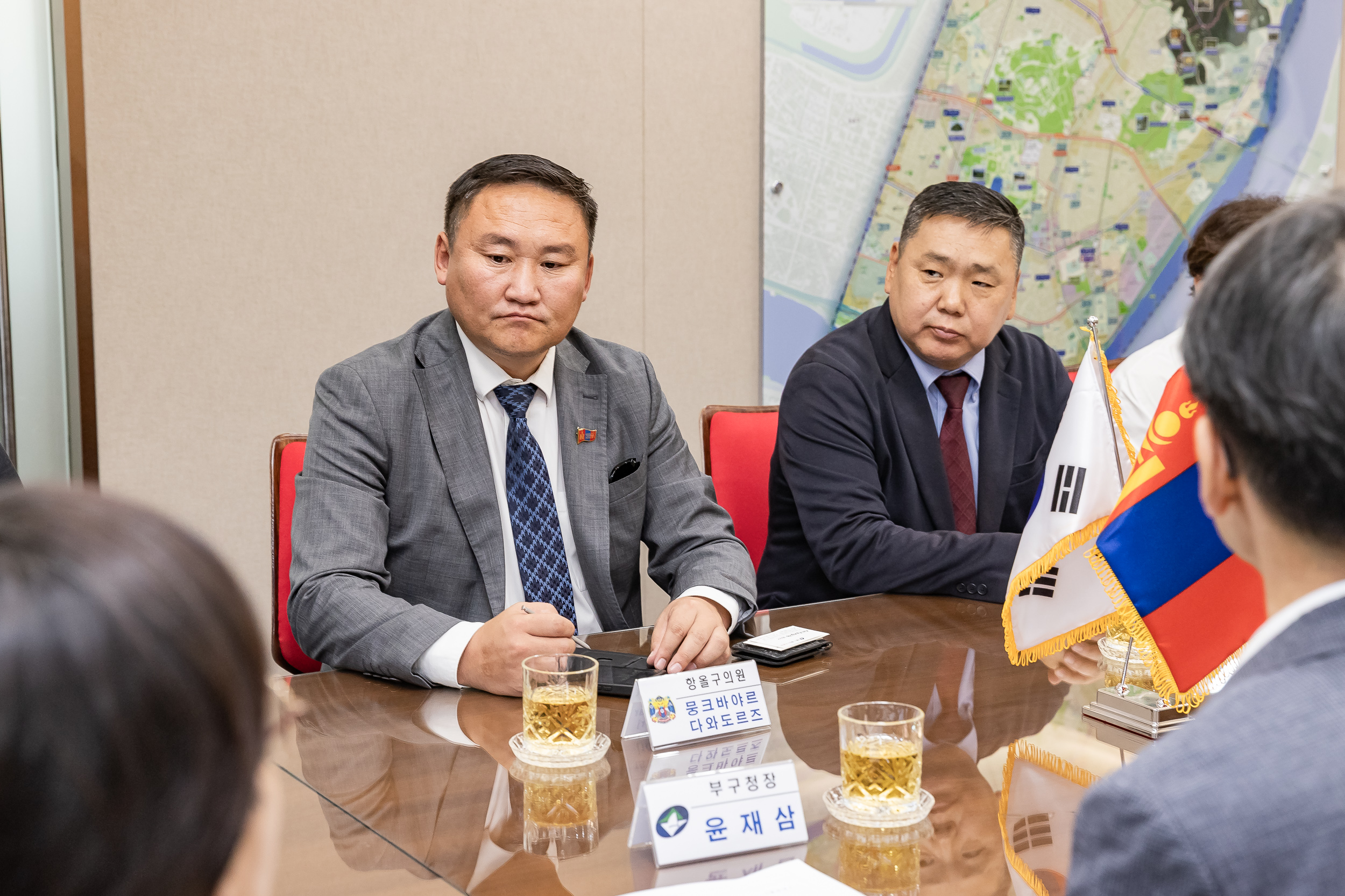 20250821-몽골 항올구의회 방문단 면담 20250821-5335_L_111710.jpg
