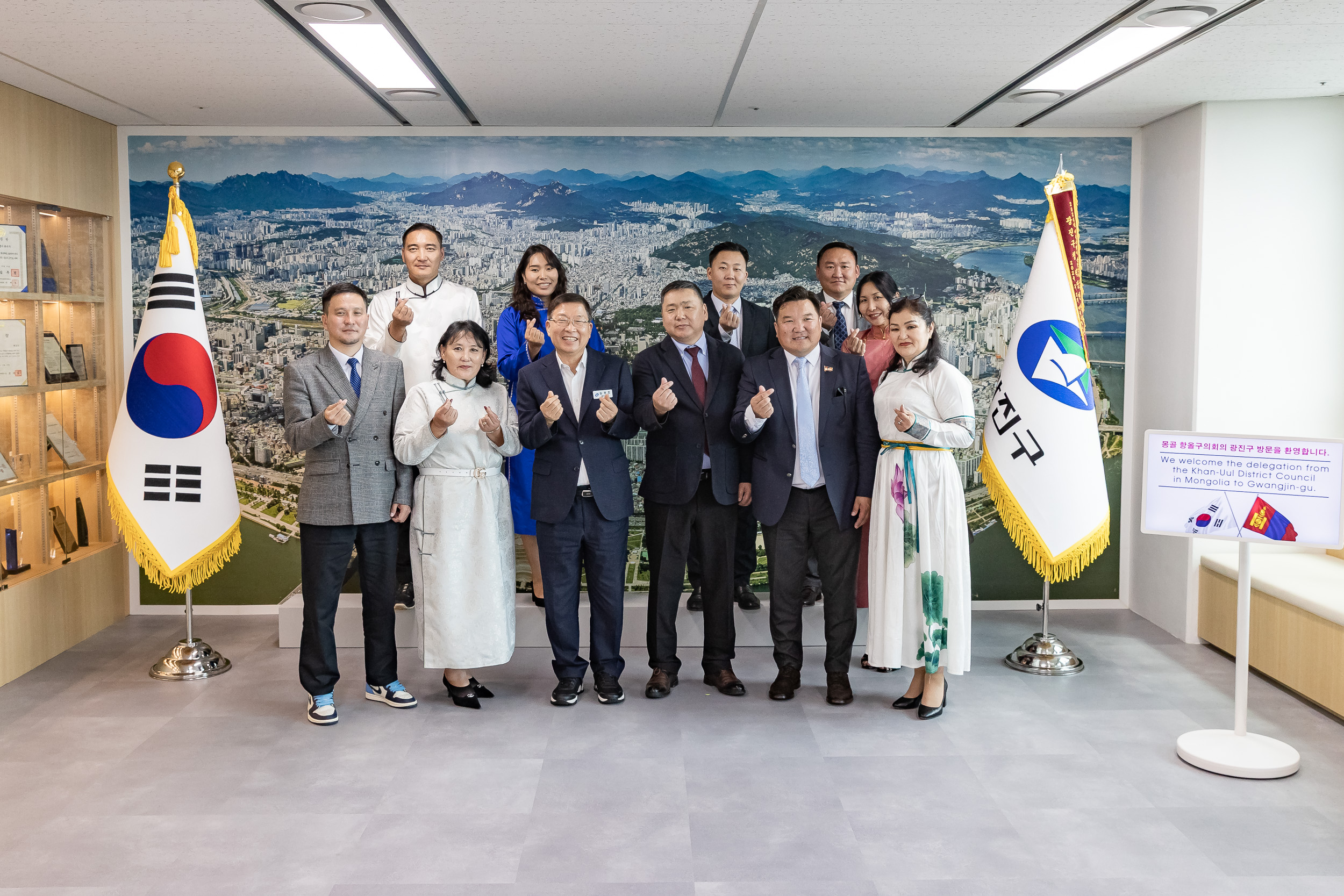 20250821-몽골 항올구의회 방문단 면담 20250821-5547_L_111711.jpg