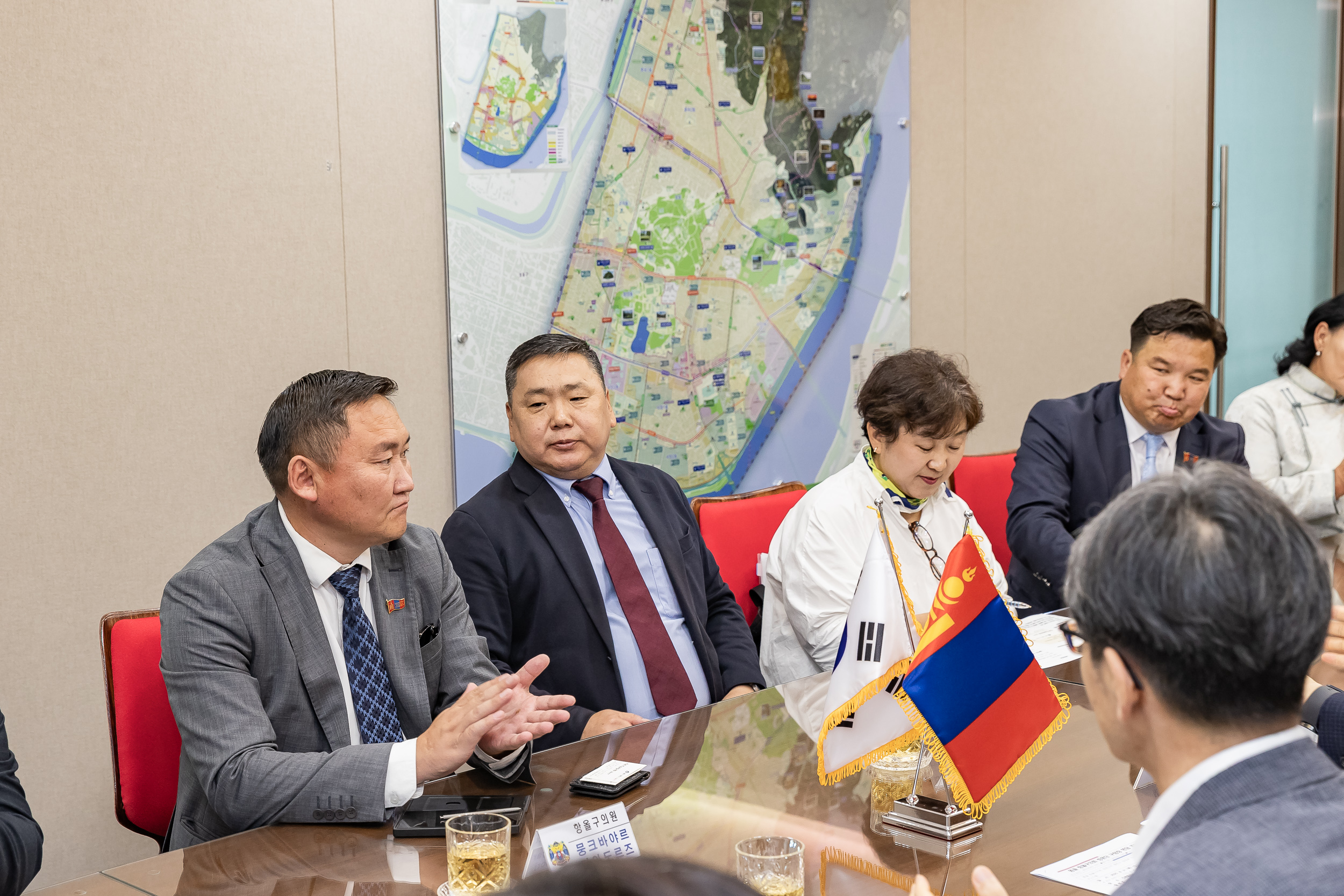 20250821-몽골 항올구의회 방문단 면담 20250821-5343_L_111710.jpg