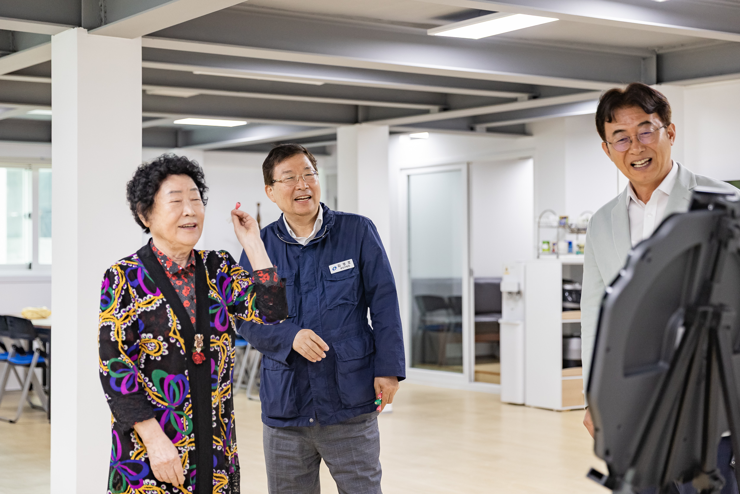 20250519-자양1동 중앙경로당 이전 개소 시설 점검 20250519-80180_L_172807.jpg