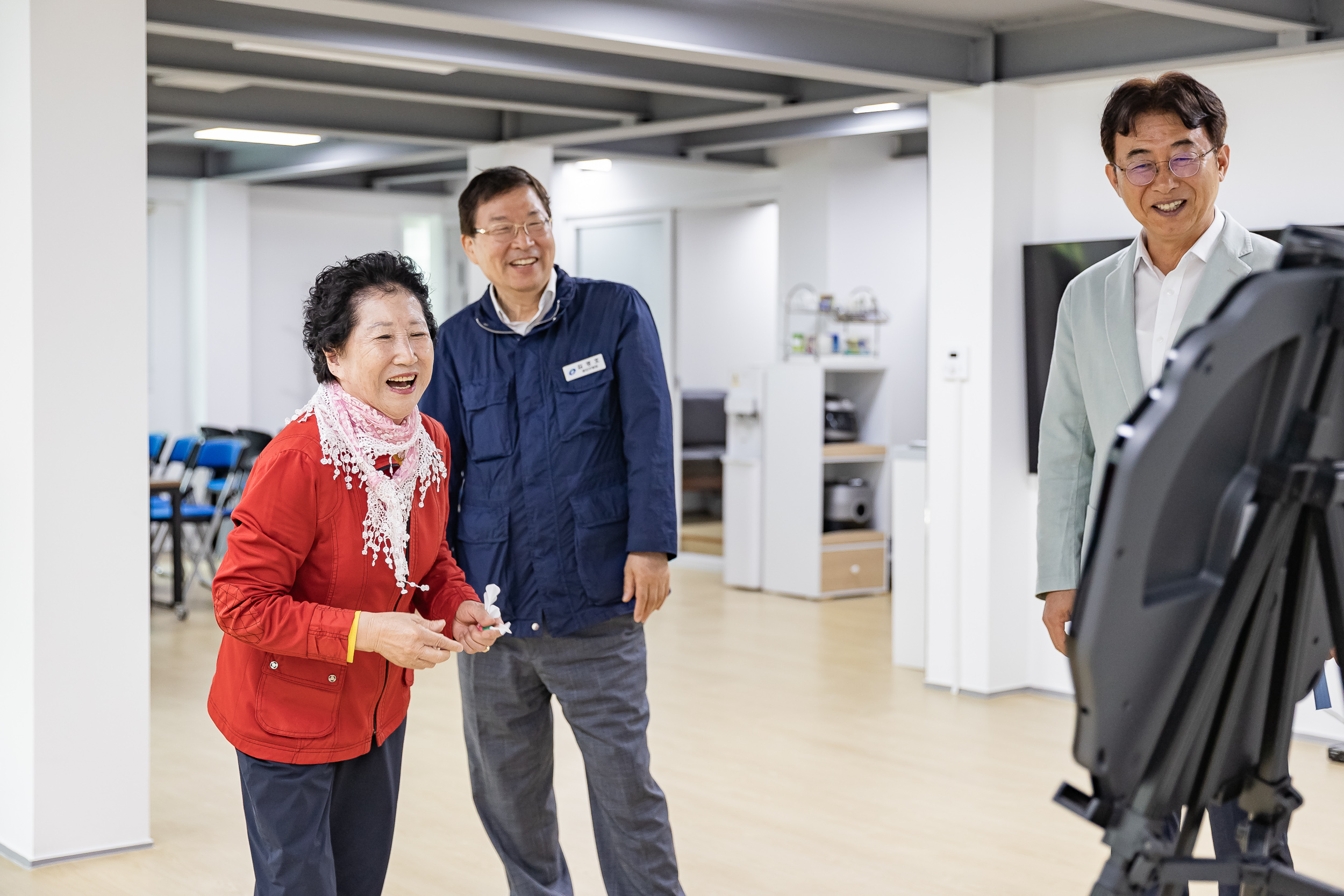20250519-자양1동 중앙경로당 이전 개소 시설 점검 20250519-80212_L_172808.jpg
