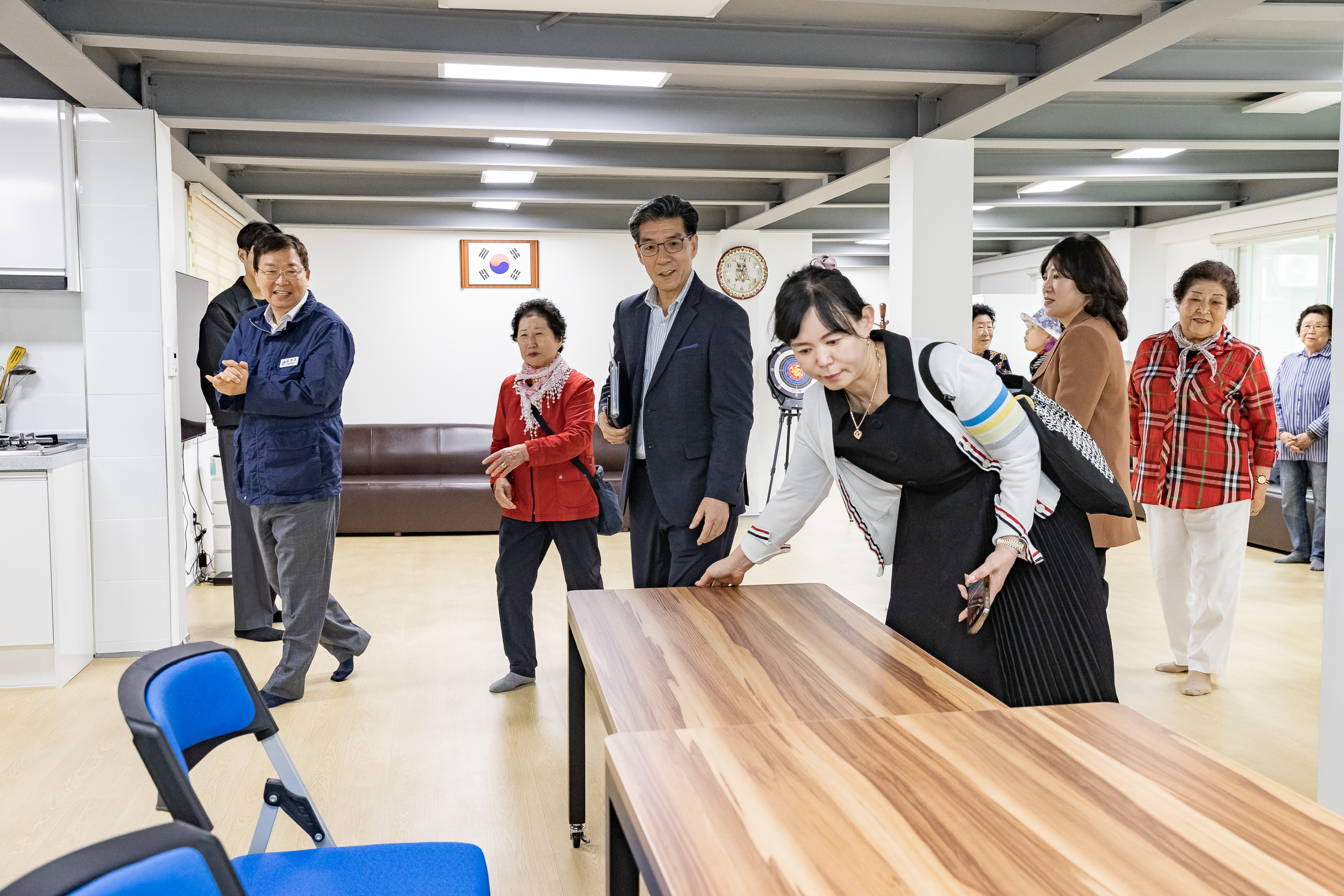 20250519-자양1동 중앙경로당 이전 개소 시설 점검 20250519-80061_L_172807.jpg