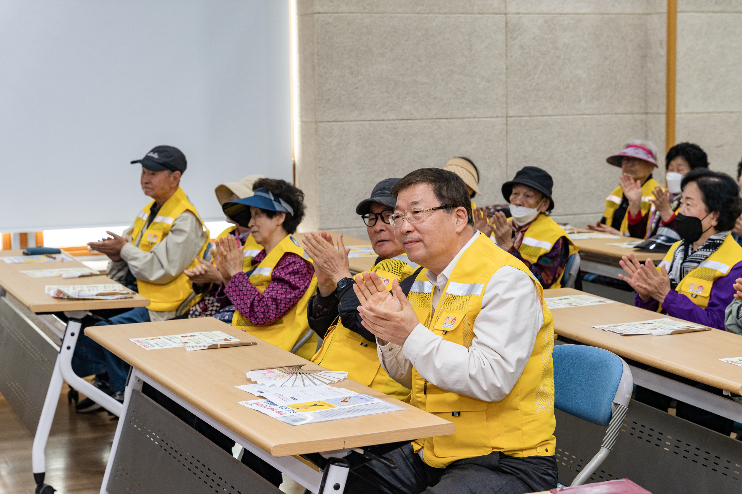 20250417-자양4동 노인일자리 안전교육 20250417-52120_L_101006.jpg