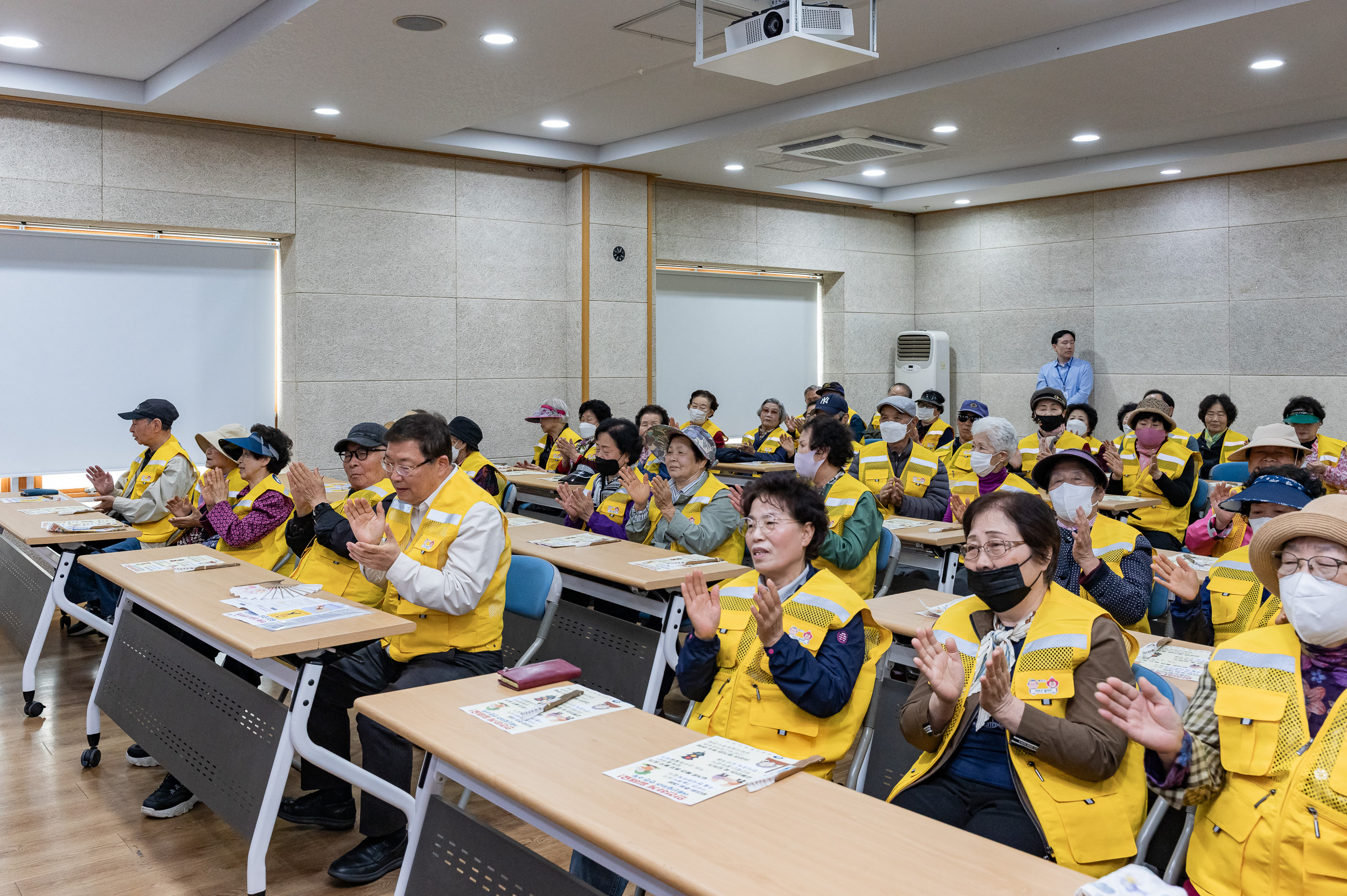 20250417-자양4동 노인일자리 안전교육 20250417-52124_L_101006.jpg