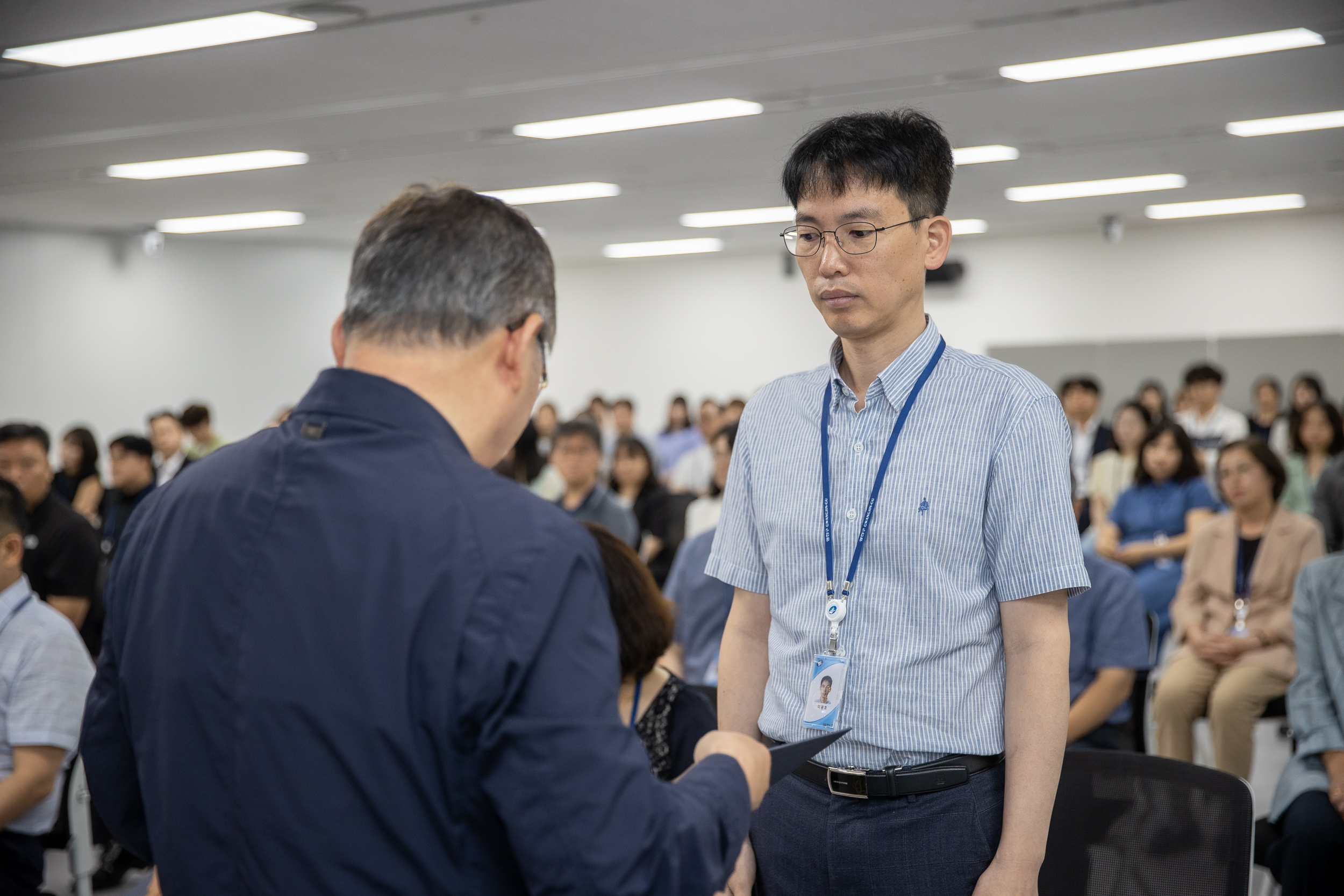 20250630-2025 하반기 정기인사 발령장 수여식 20250630-116653_L_122959.jpg
