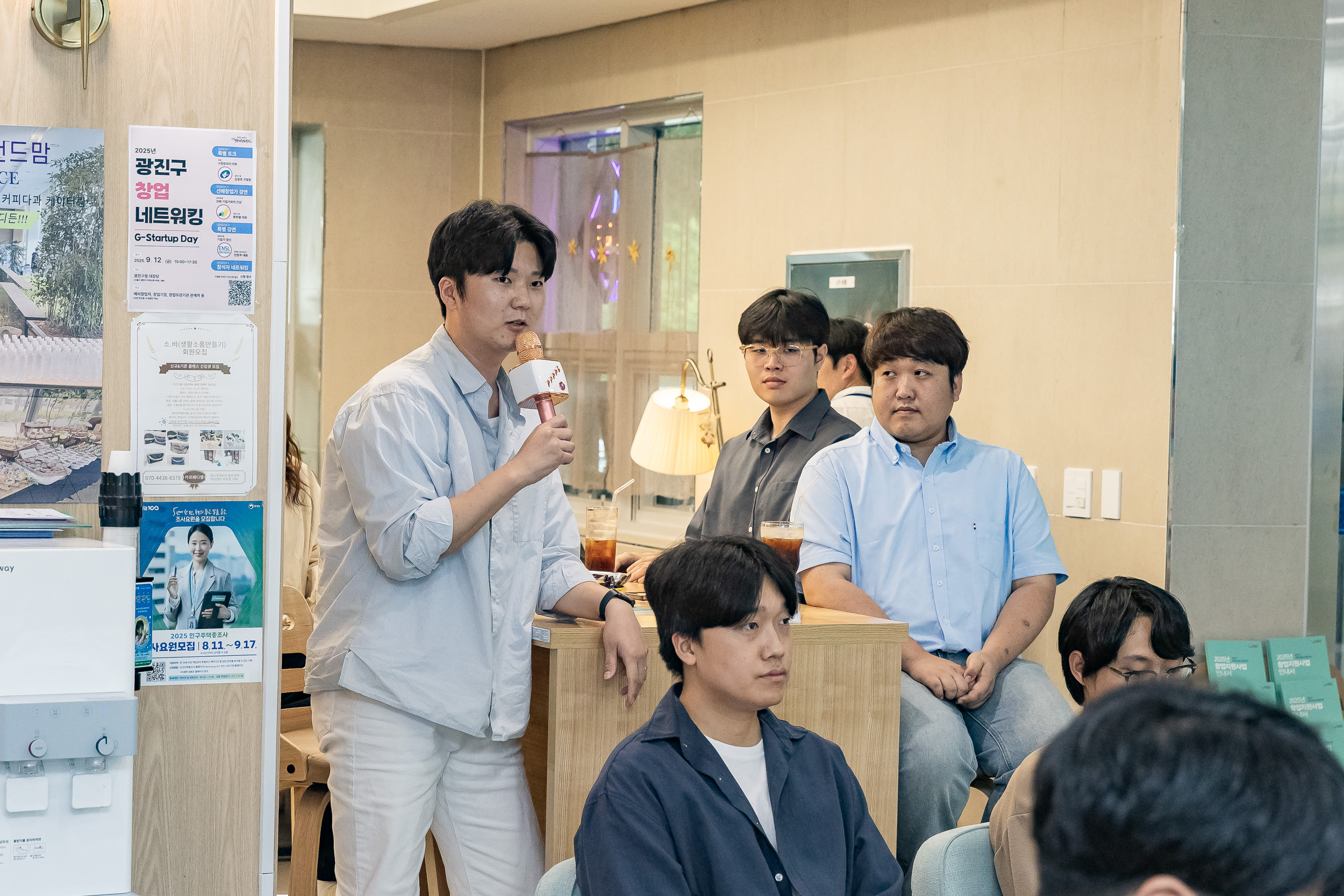 20250828-광진경제허브센터 입주기업 구정 연계사업 지역경제 기여 로봇 기부 전달식 20250828-11309_L_085720.jpg