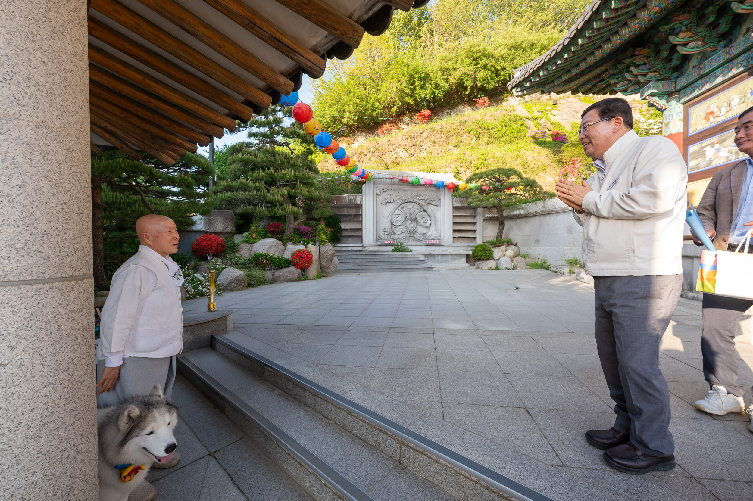 20250428-부처님 오신날 맞이 관내 사찰방문(능인정사, 용암사, 기원정사) 20250428-65403_L_161855.jpg