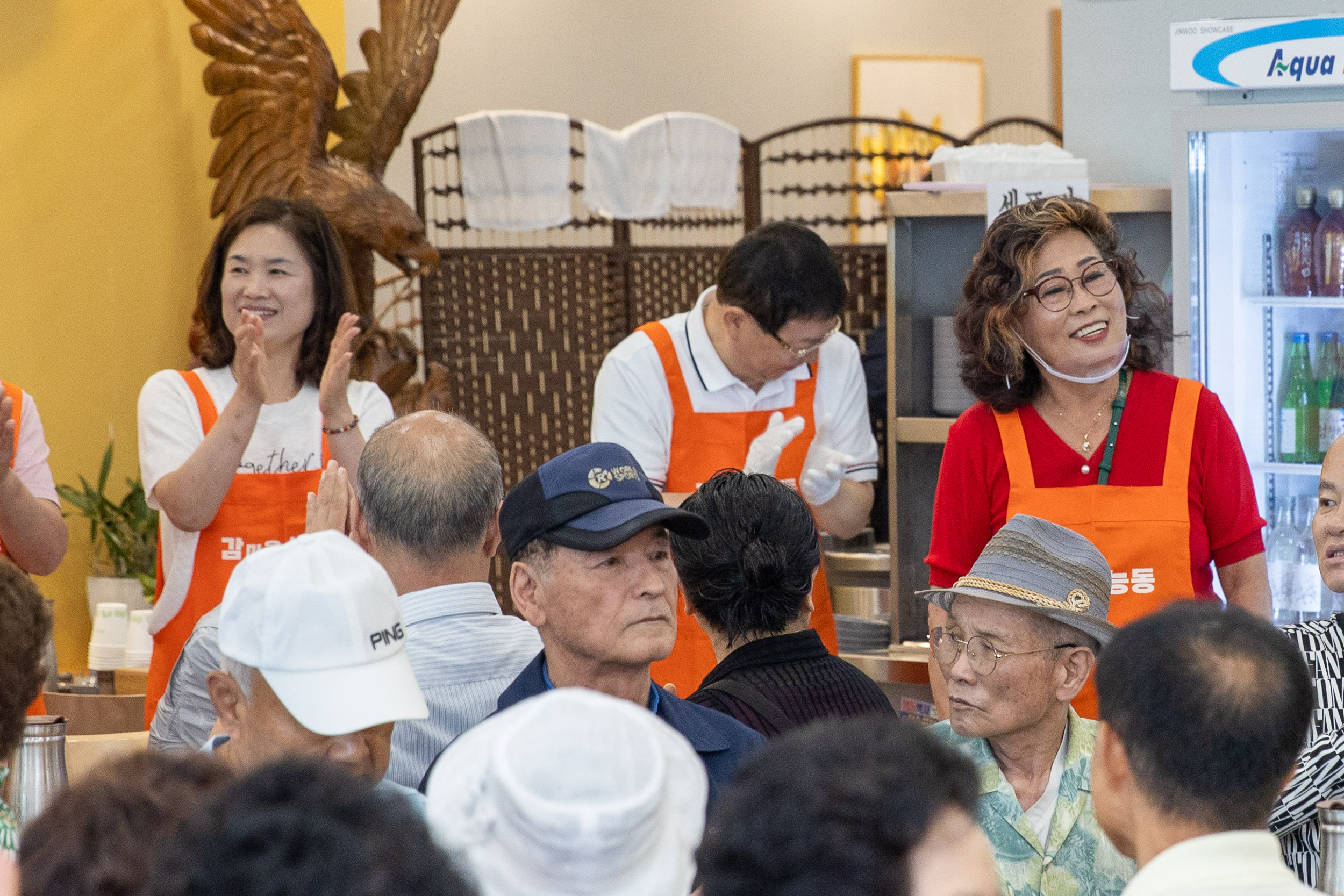 20250718-능동 어르신 건강한 여름나기 초복맞이 삼계탕 나눔 행사 20250718-8596_L_174139.jpg