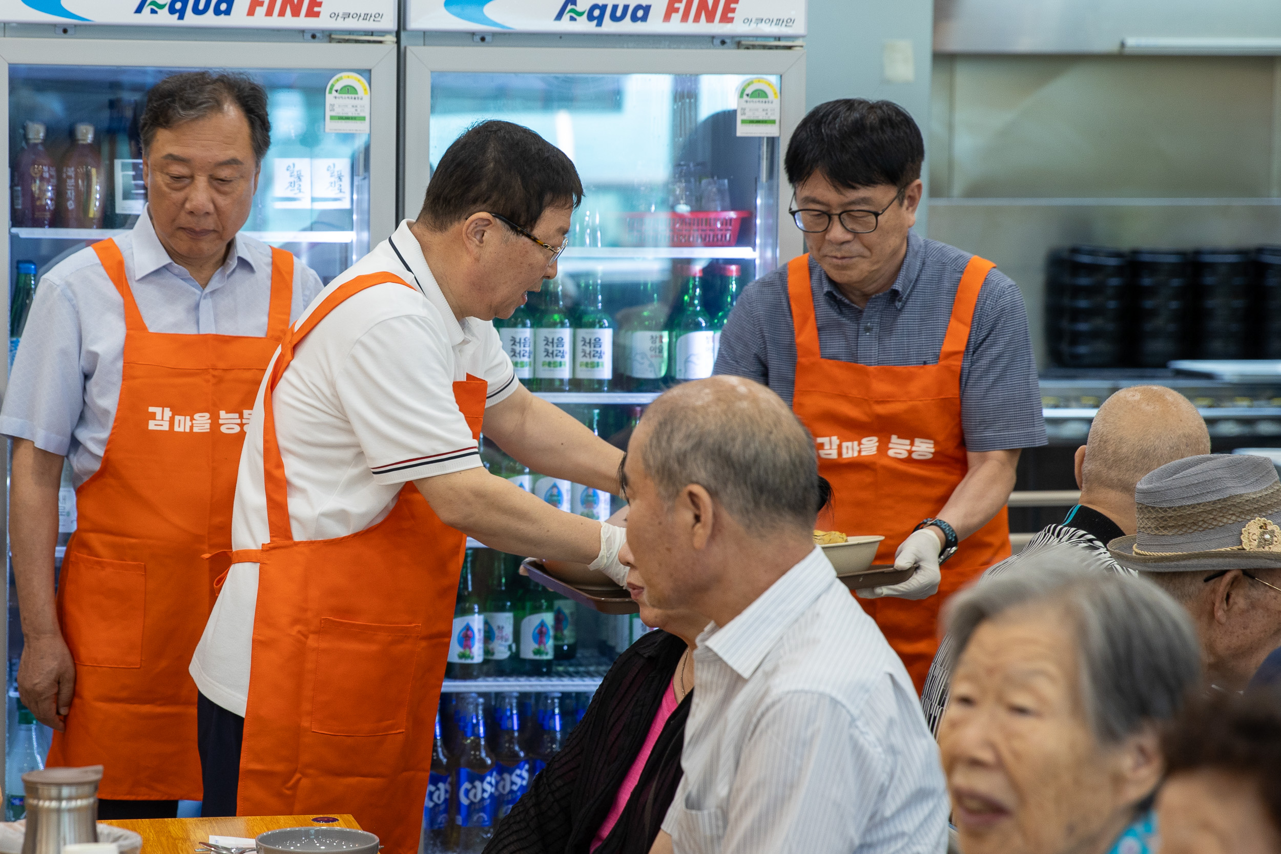 20250718-능동 어르신 건강한 여름나기 초복맞이 삼계탕 나눔 행사 20250718-8767_L_174139.jpg