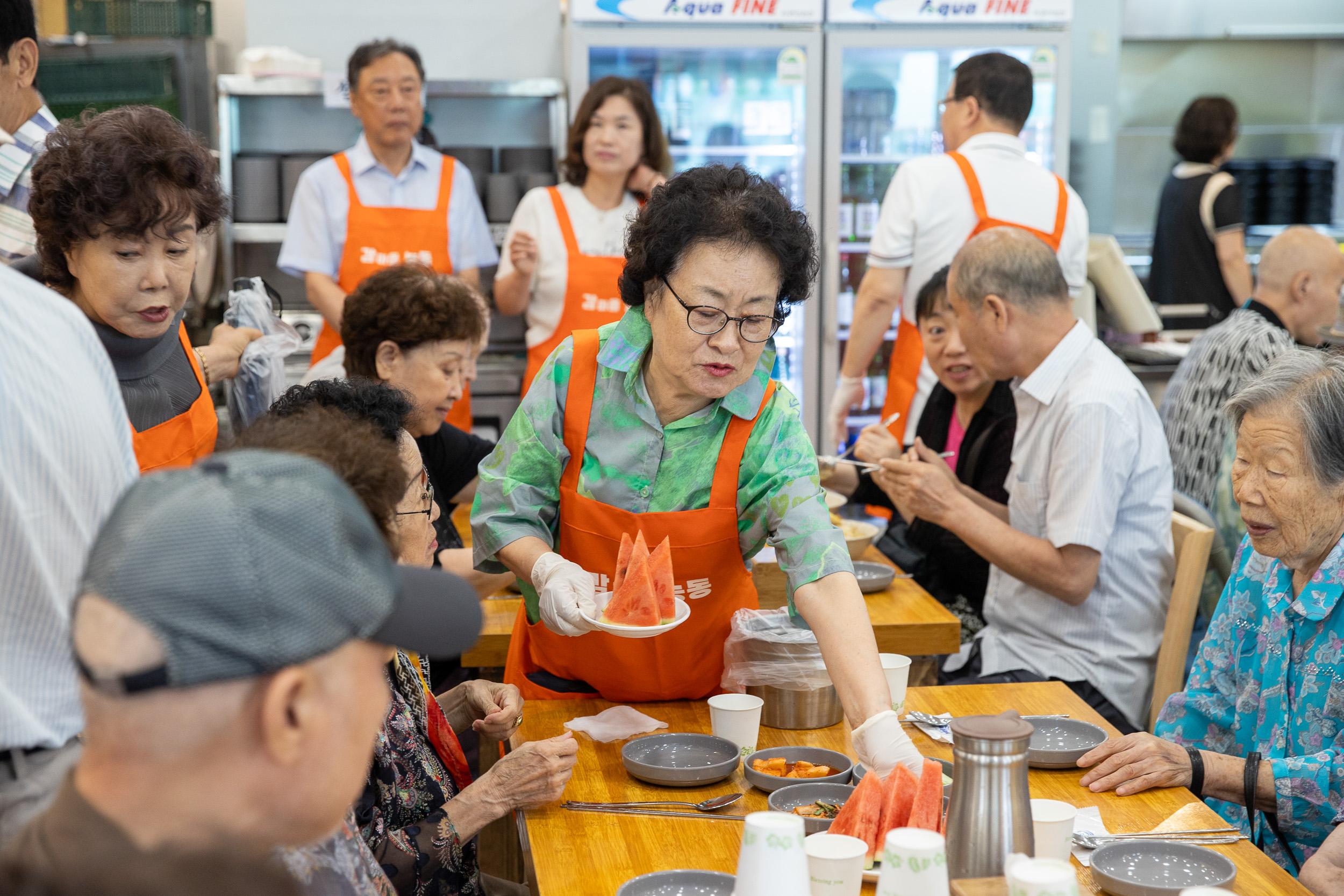 20250718-능동 어르신 건강한 여름나기 초복맞이 삼계탕 나눔 행사 20250718-8857_L_174139.jpg